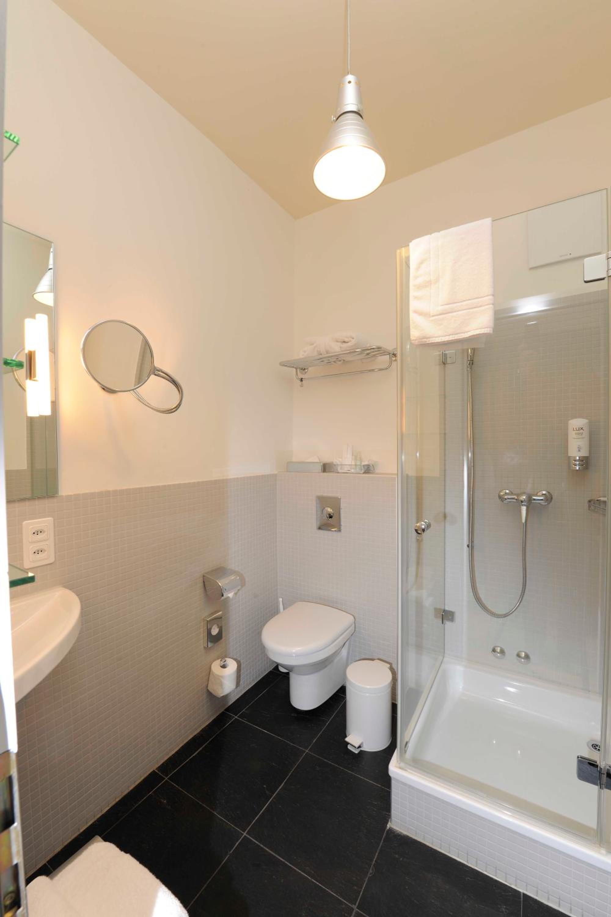 Double Room - Photo 4