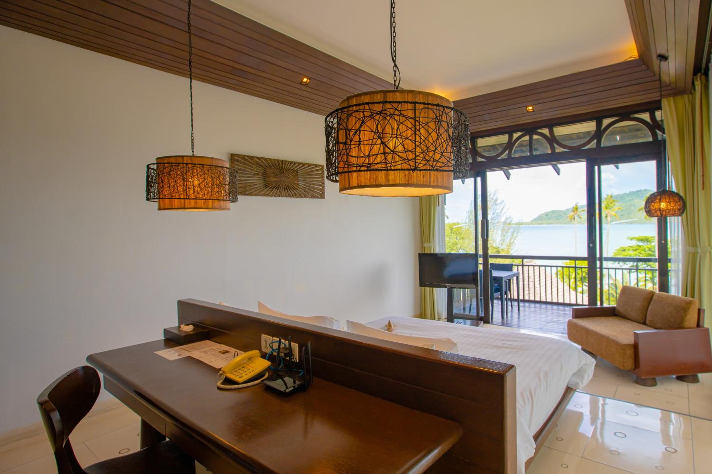 Deluxe Villa with Sea View - Photo 4