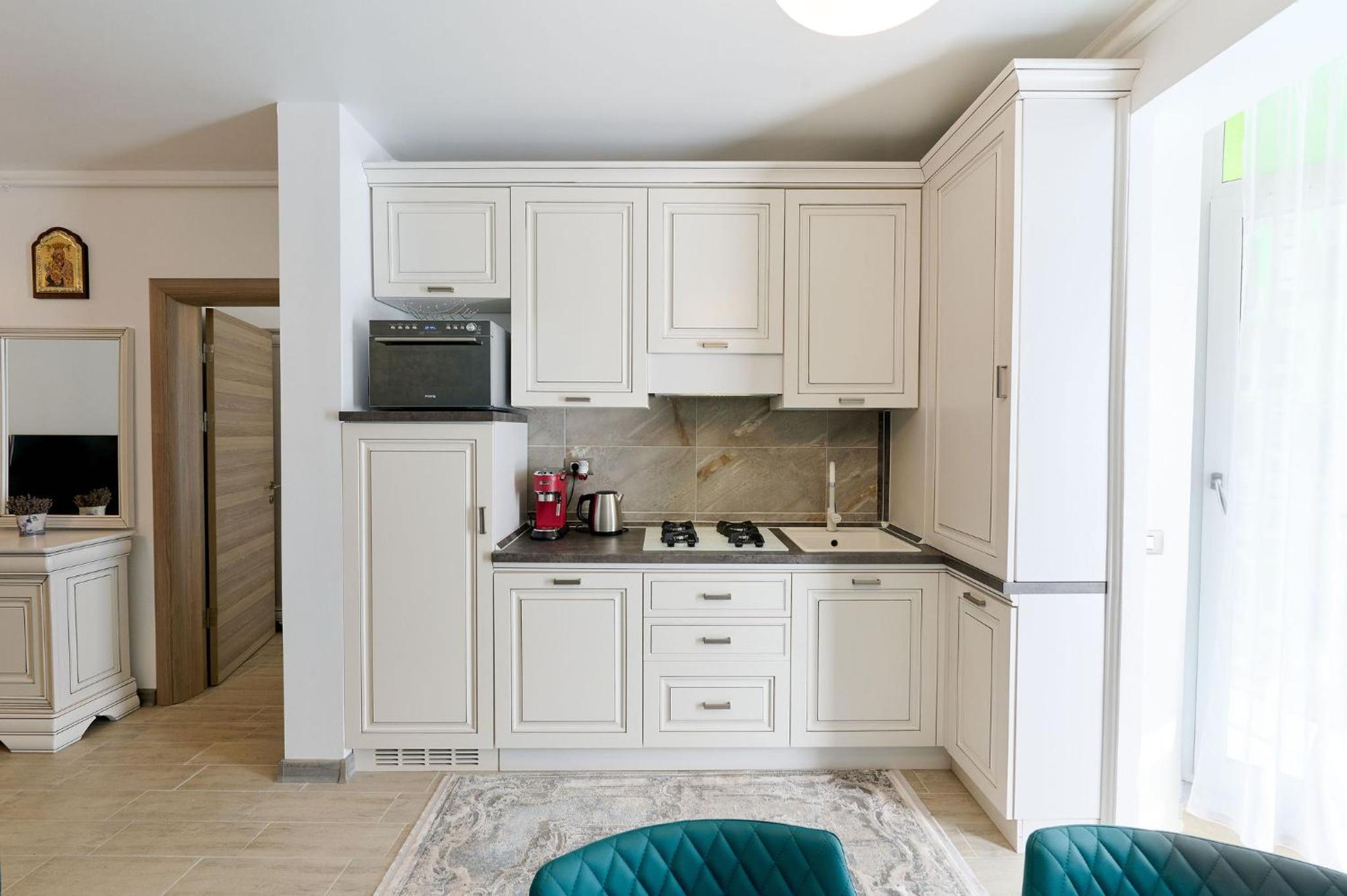 One-Bedroom Apartment - Photo 3