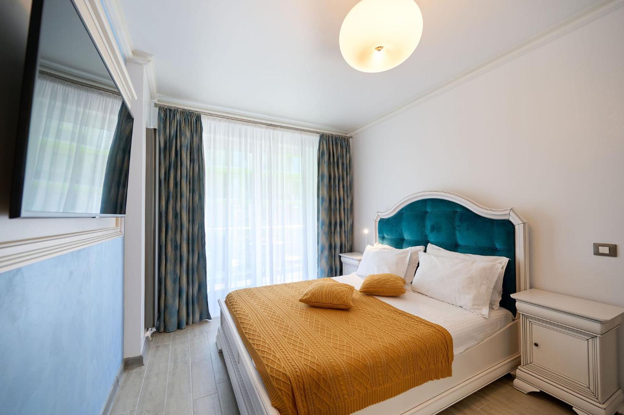 One-Bedroom Apartment - Photo 18