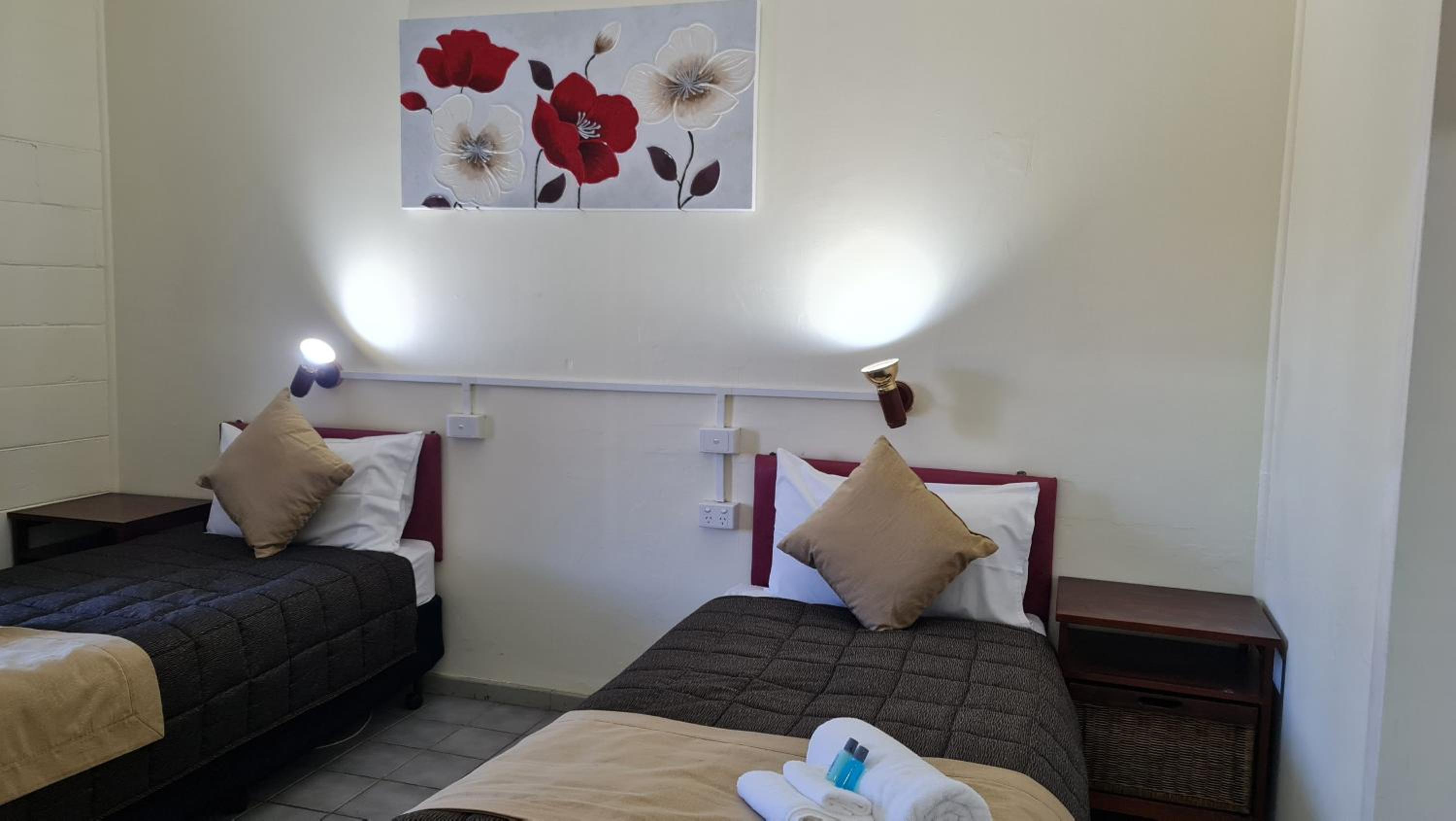Deluxe Family Room - Photo 9