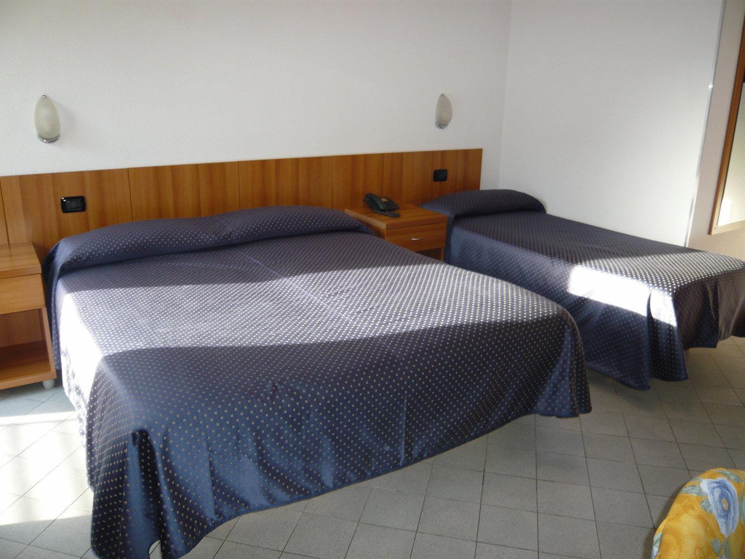 Triple Room with Balcony - Photo 4