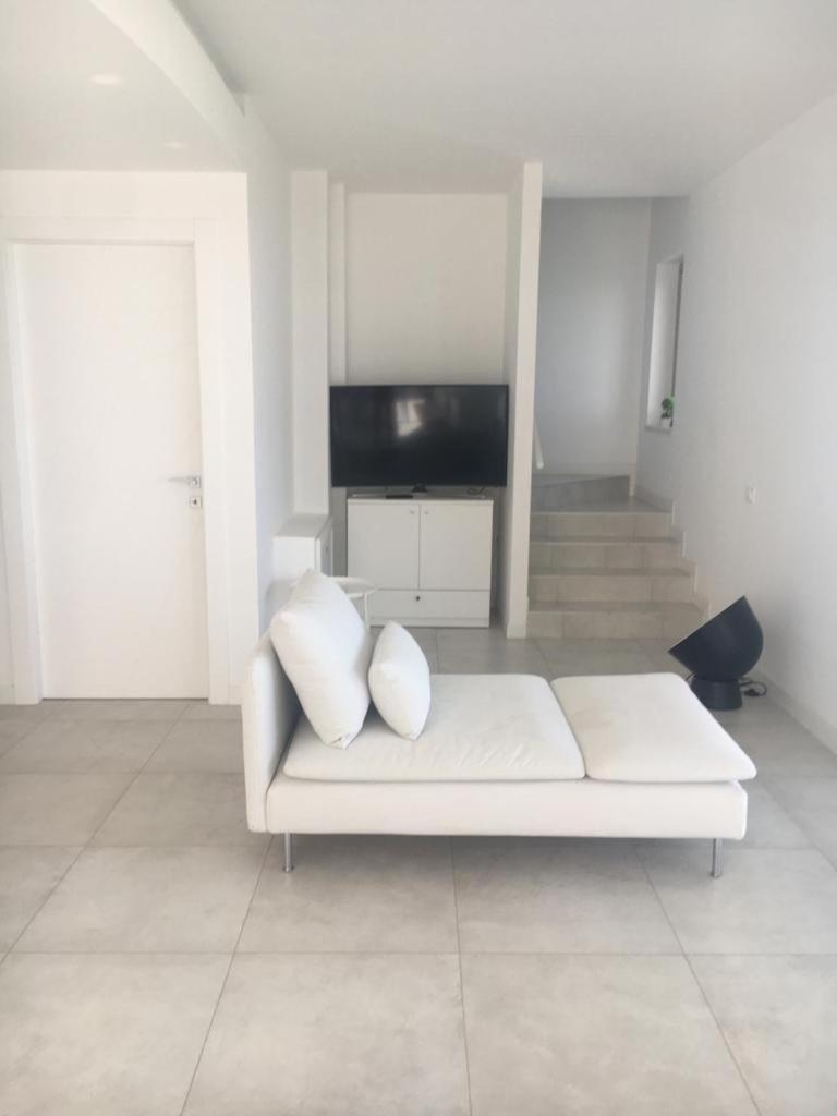 Three-Bedroom Villa photo 1