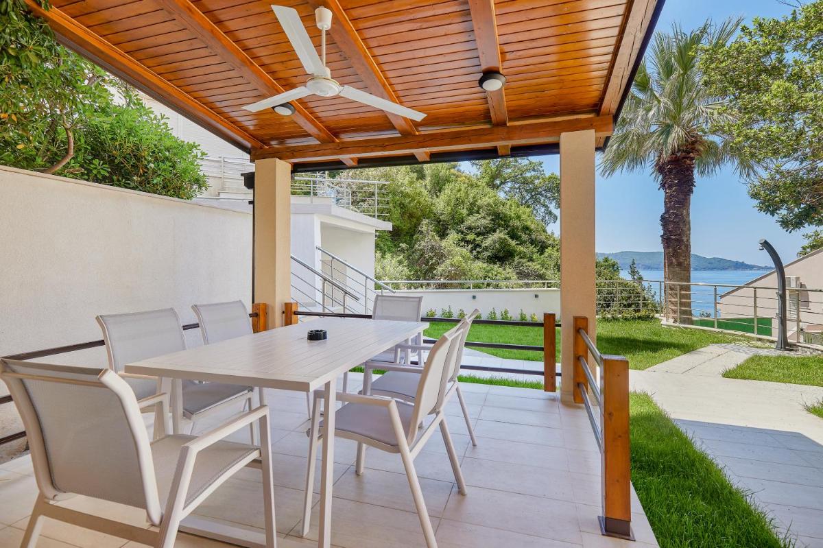 Two-Bedroom Apartment with Sea View and Terrace  - Photo 5