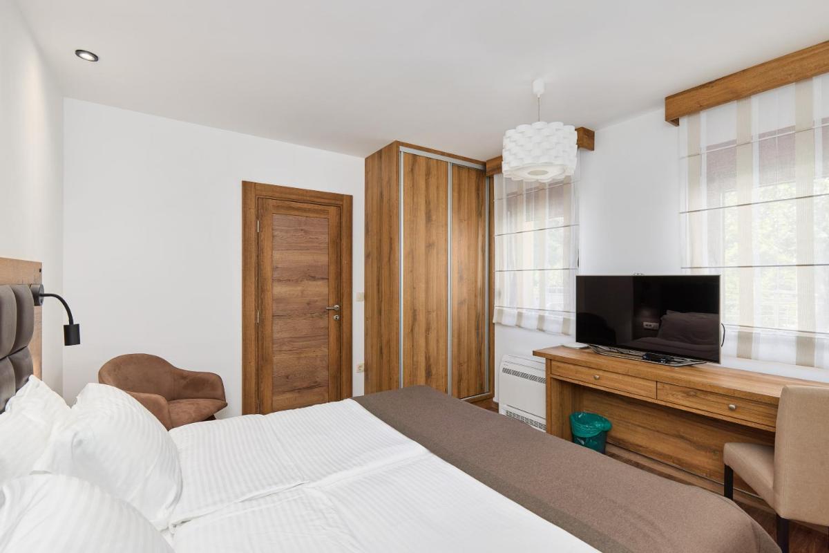 Two-Bedroom Apartment with Sea View and Terrace  - Photo 1