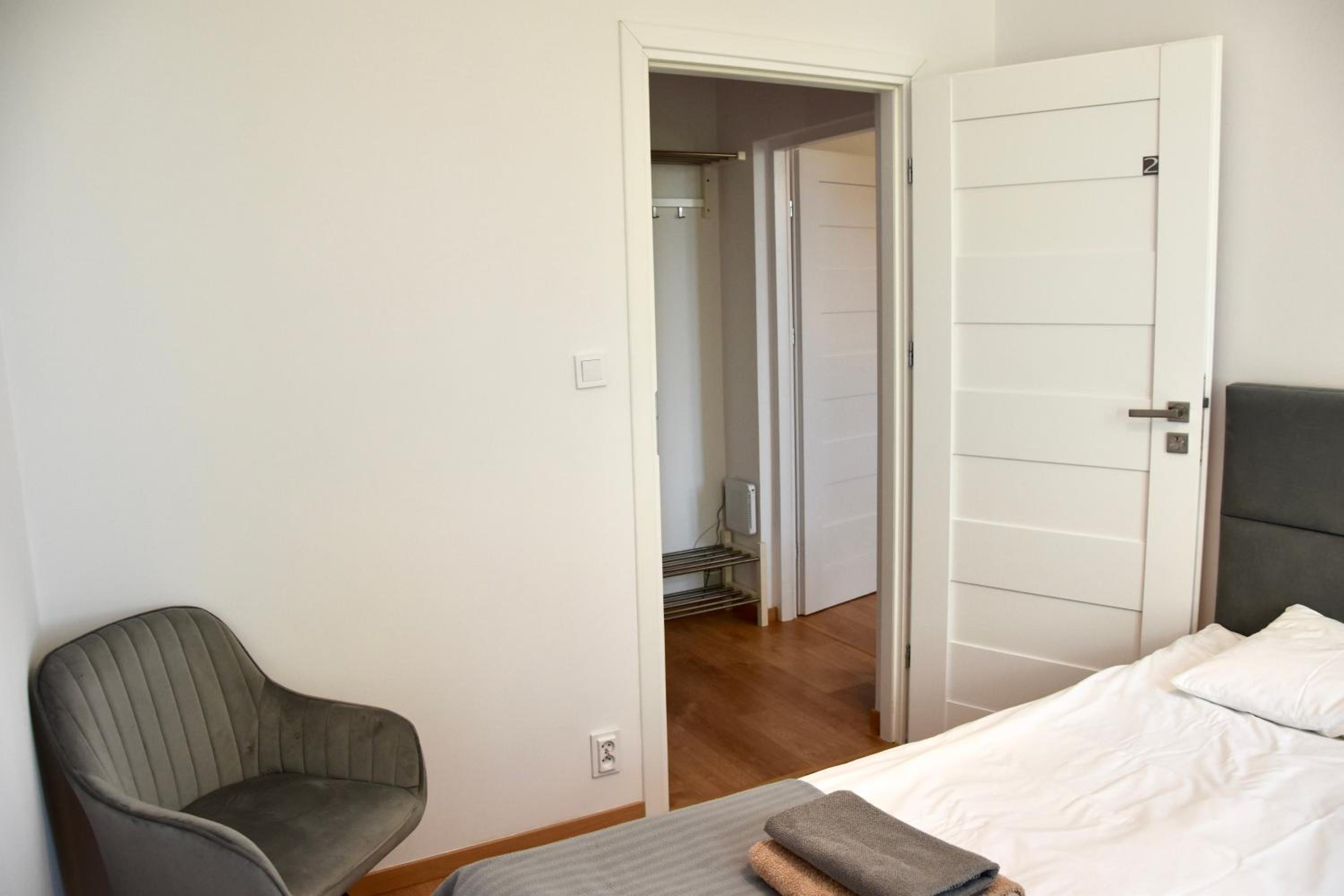One-Bedroom Apartment - Photo 11