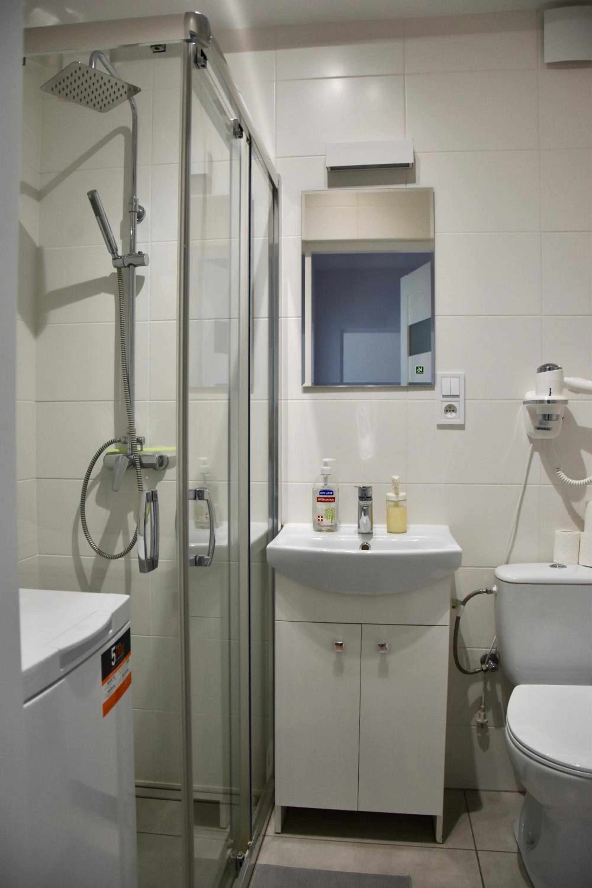 One-Bedroom Apartment - Photo 13