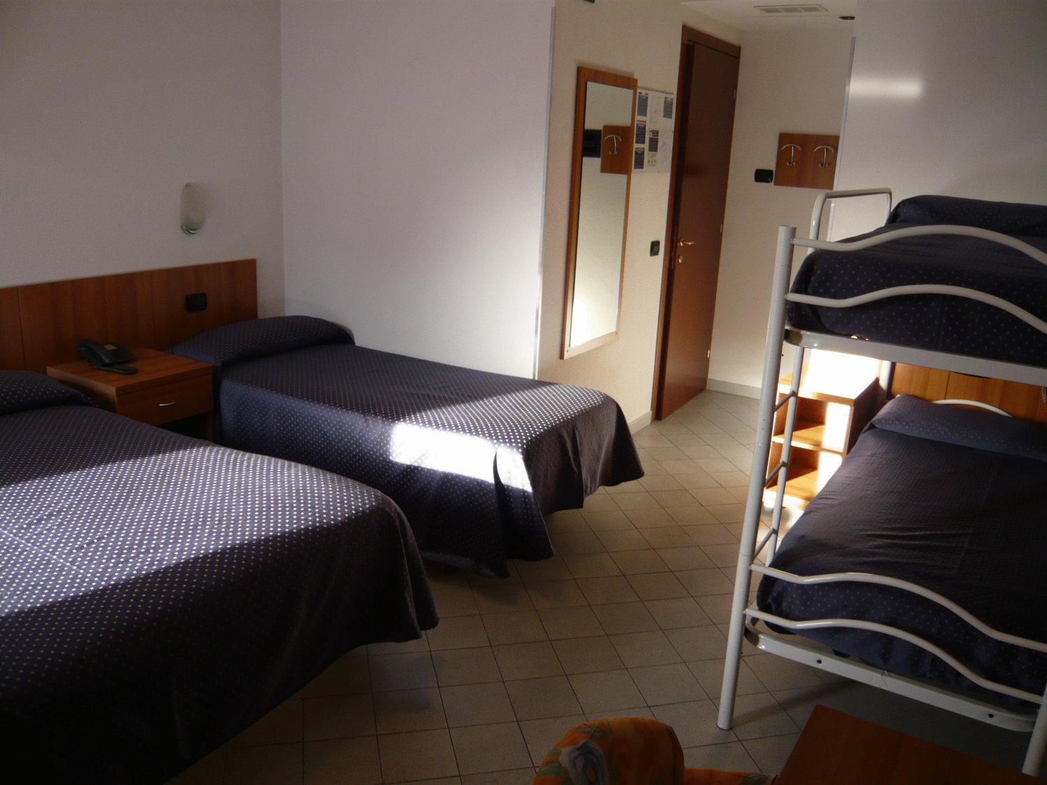 Quintuple Room with Balcony (5 Adults) photo 1