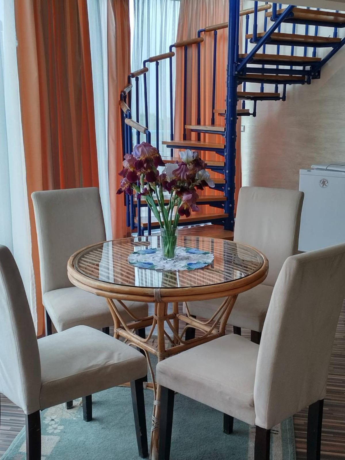 Maisonette with Balcony and Sea View