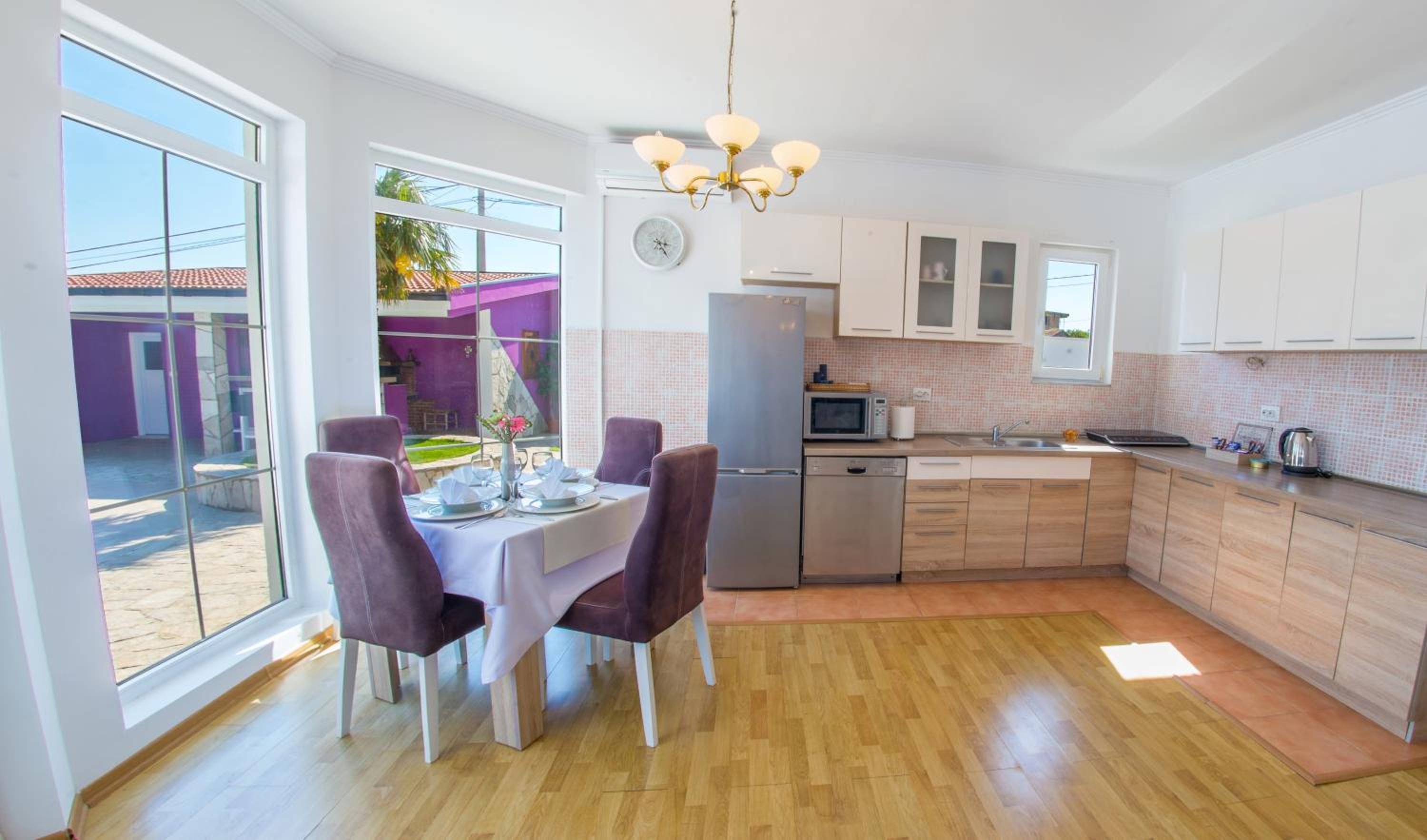 Villa photo 2