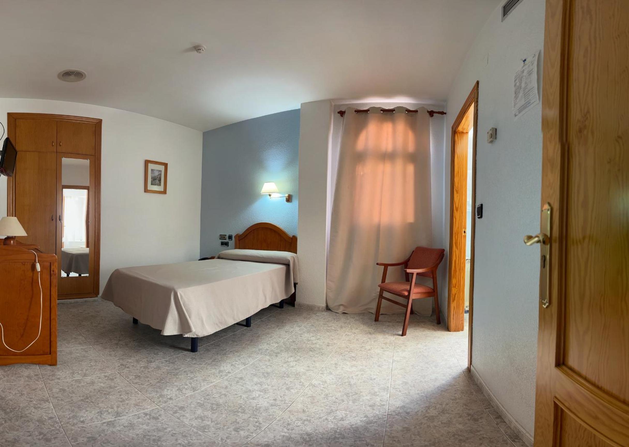 Single Room photo 2