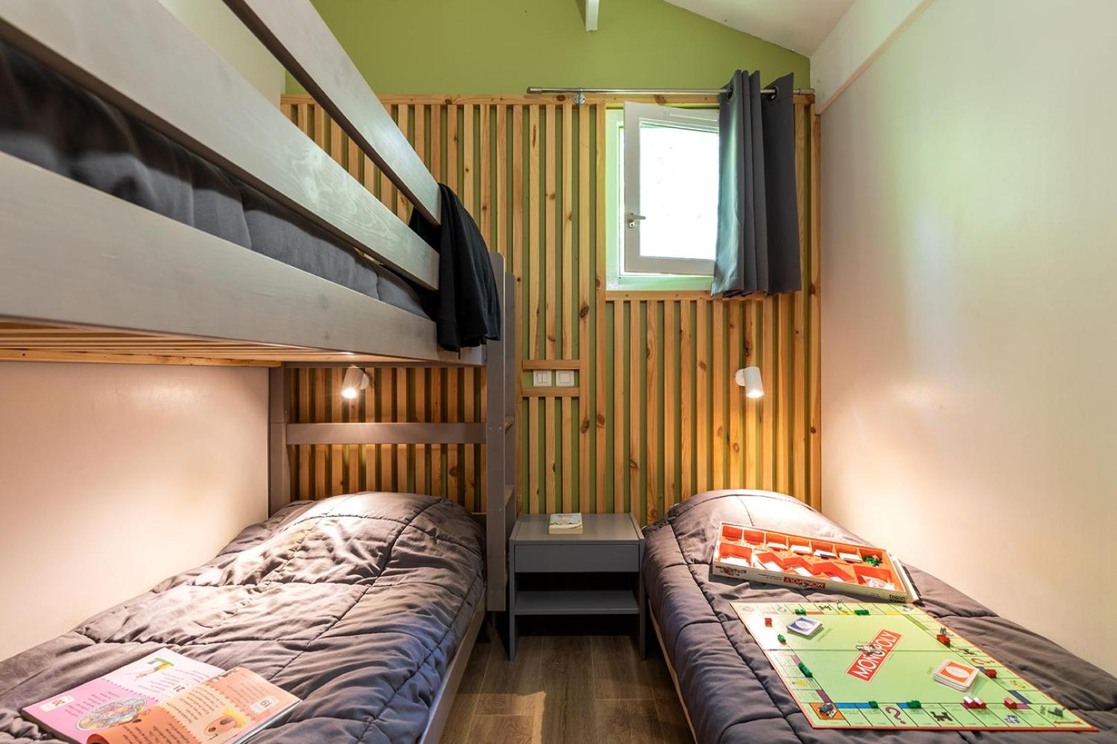 Two-Bedroom Cottage - Photo 4