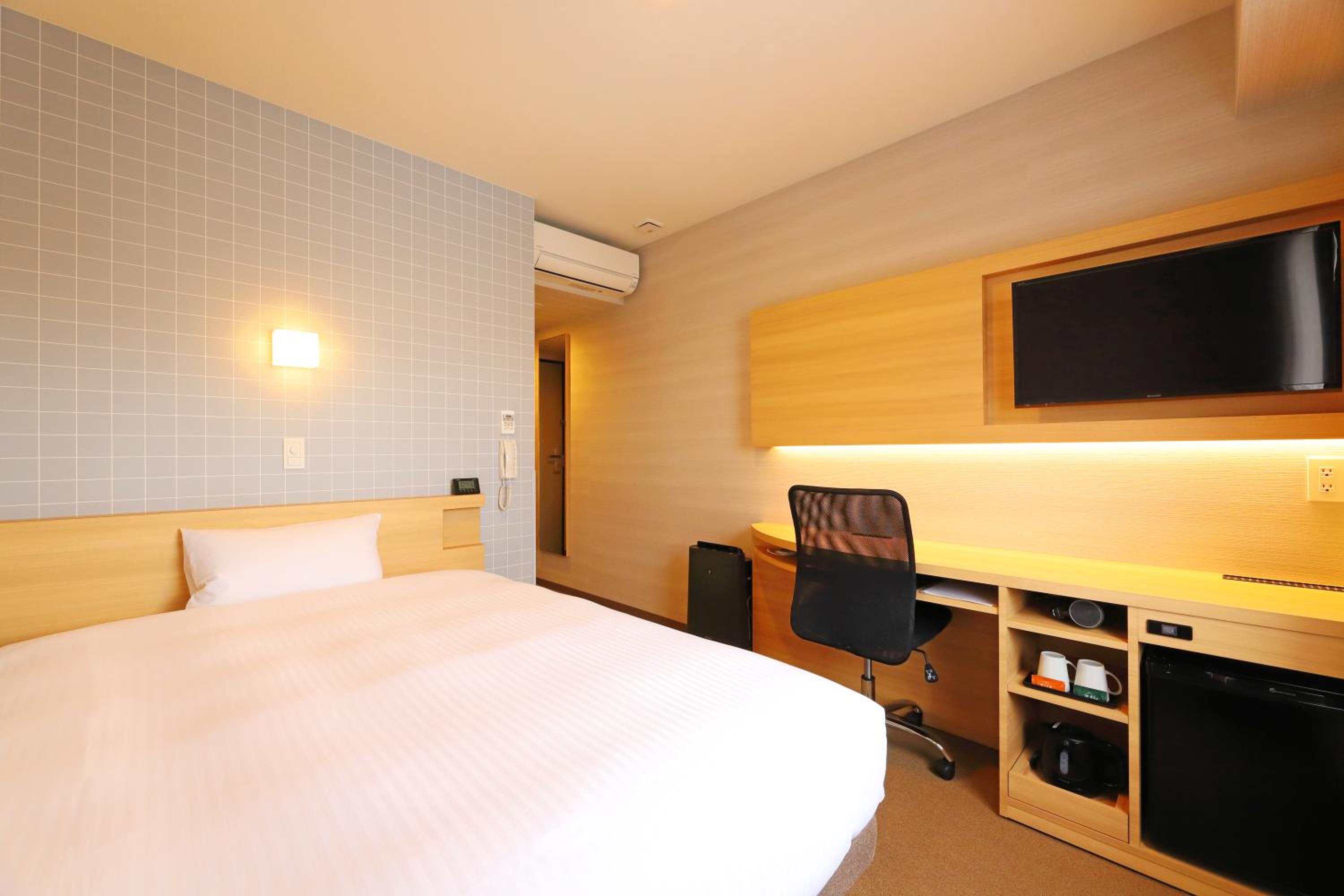 Single Room with Ocean View - High Floor - Non-Smoking photo 1