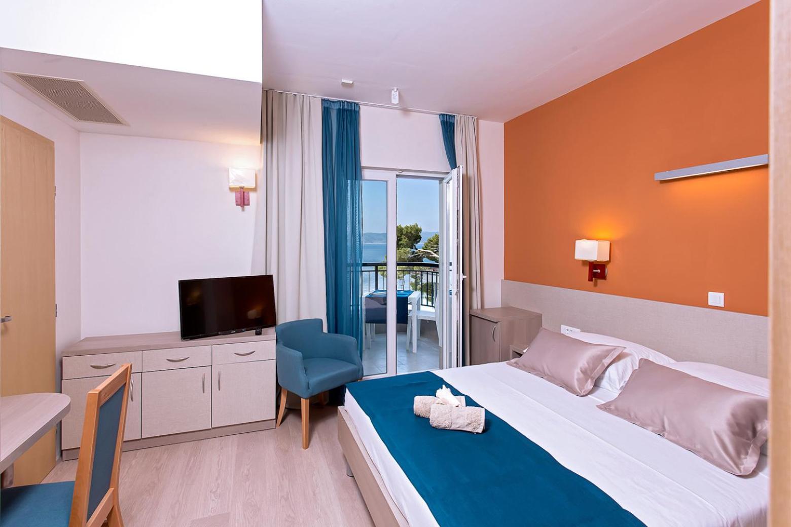 Standard Double Room with Side Sea View photo 3