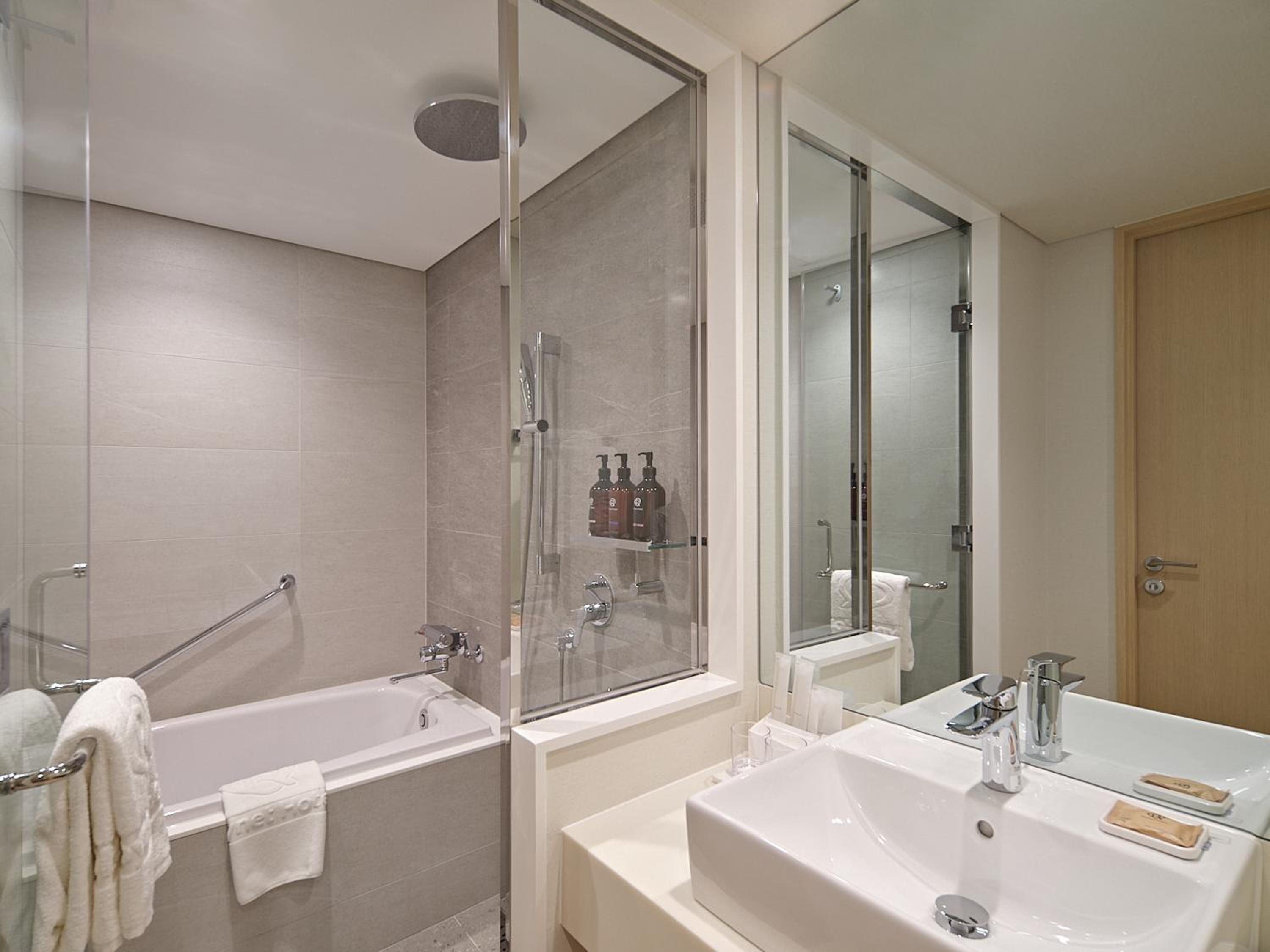 Standard Double Room - Photo 6