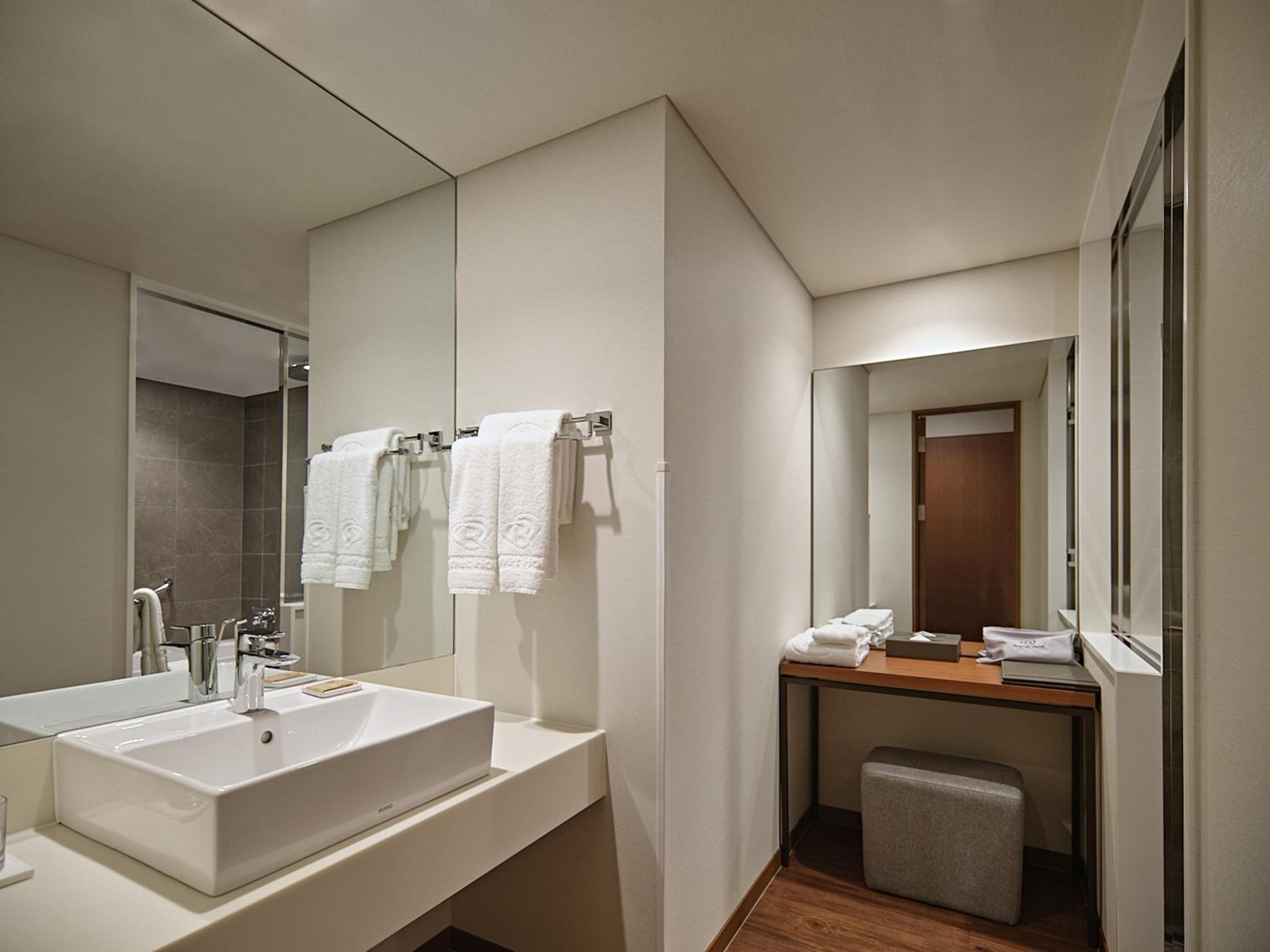 Deluxe Twin Room - Photo 8