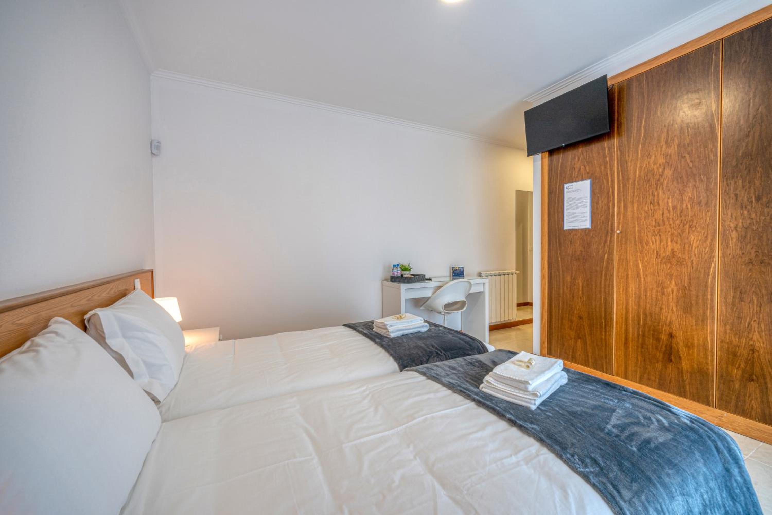 Double Room - Photo 14