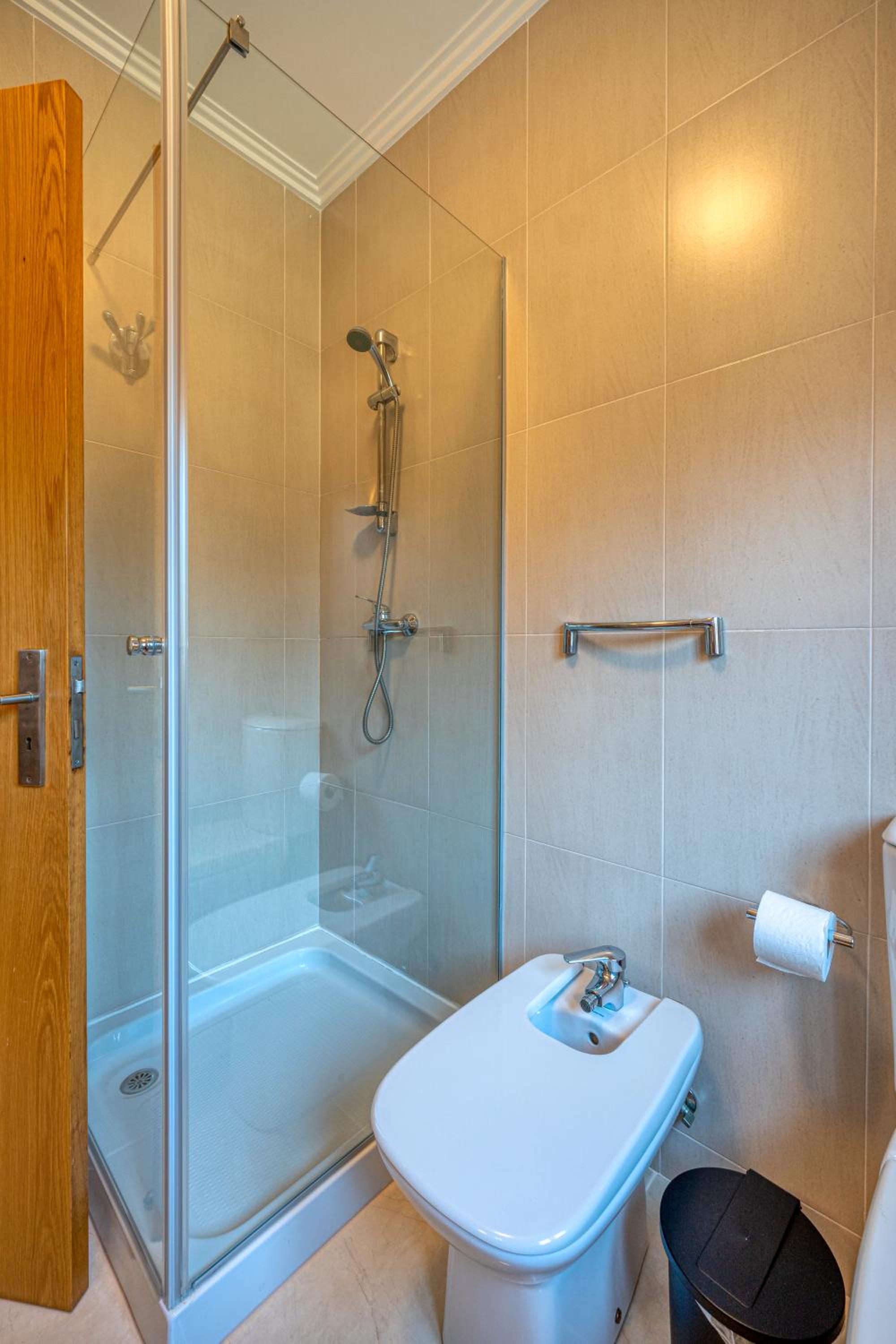 Double Room - Photo 24