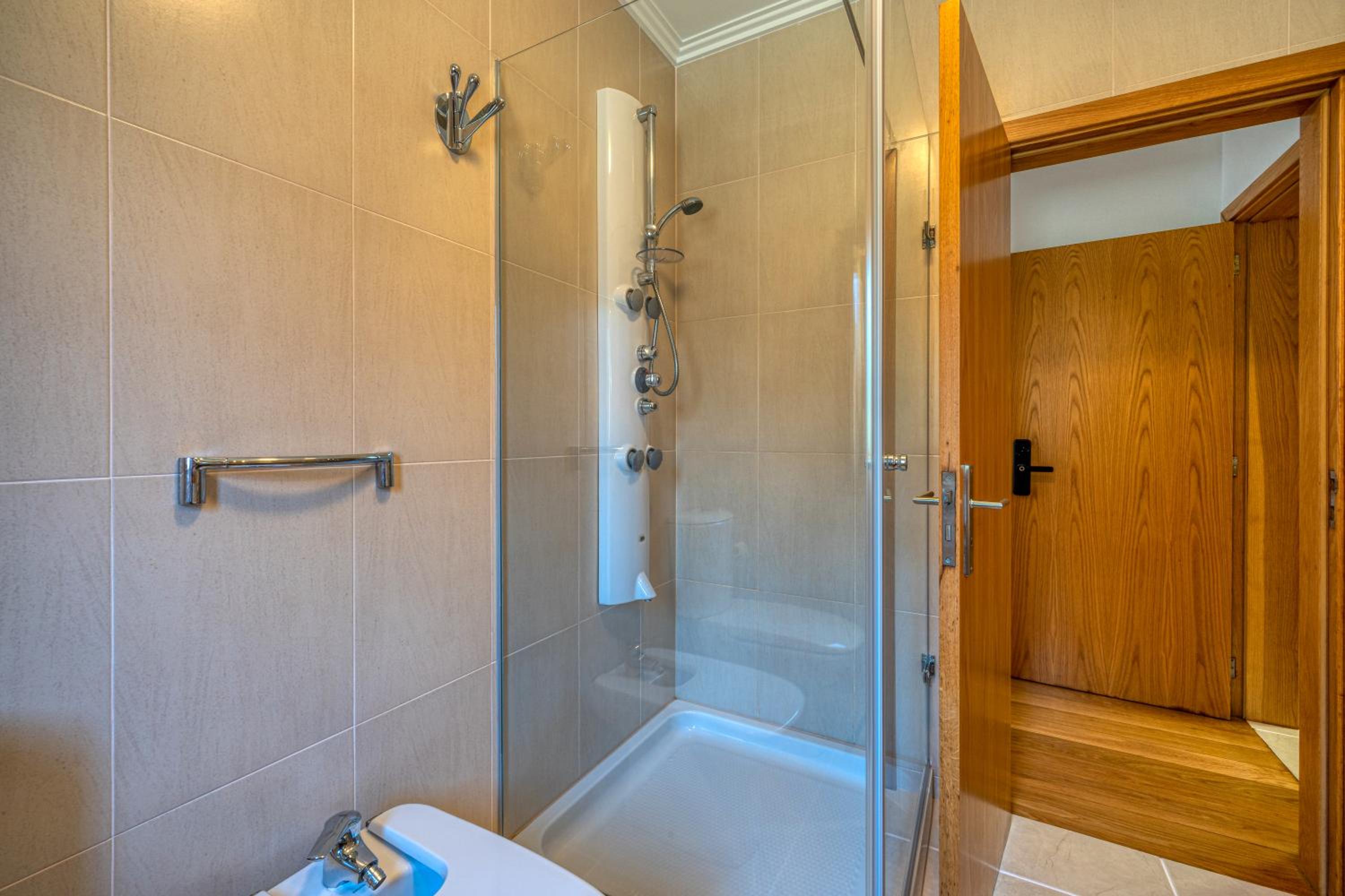 Double Room - Photo 42