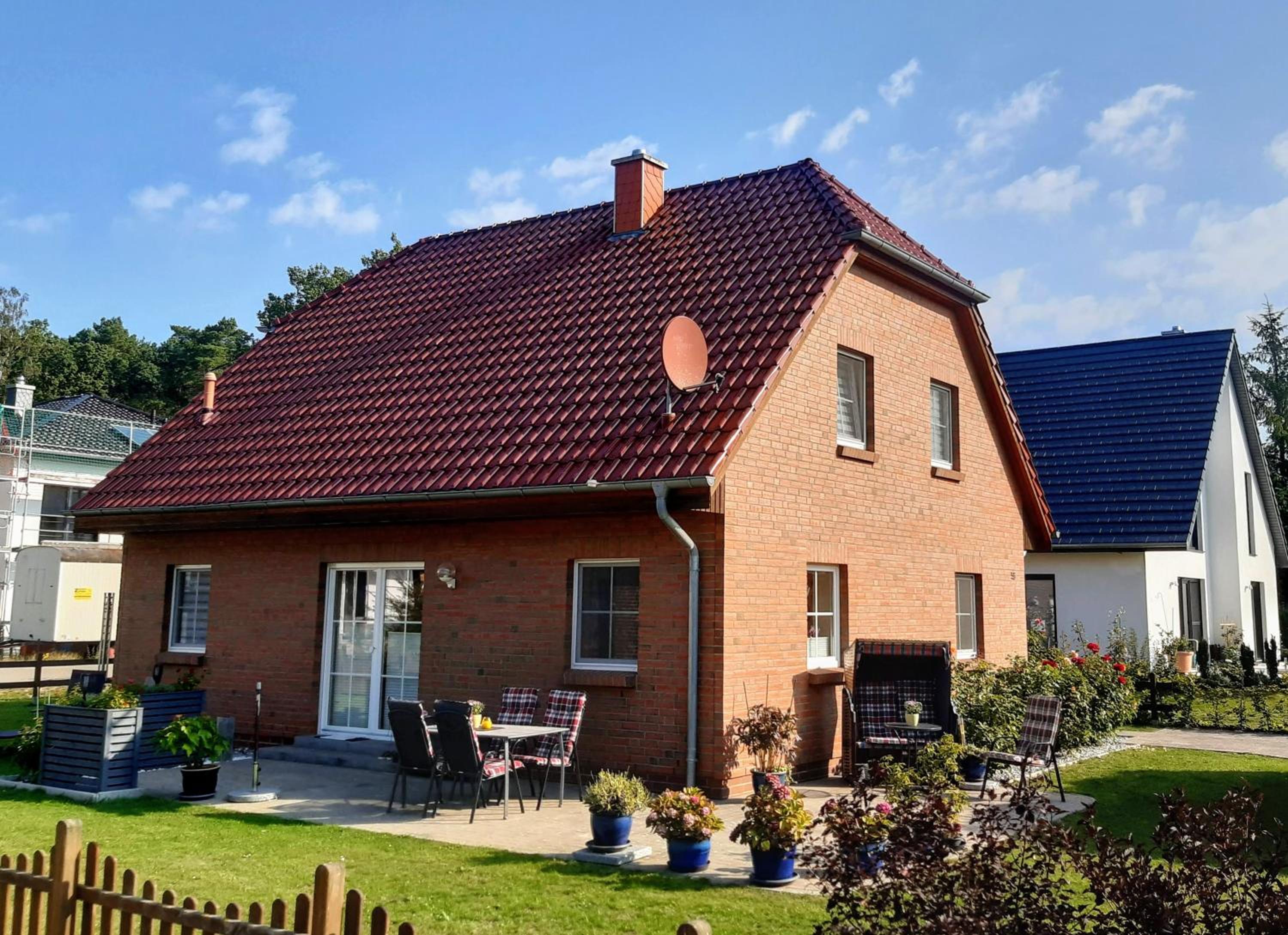 Three-Bedroom House photo 2