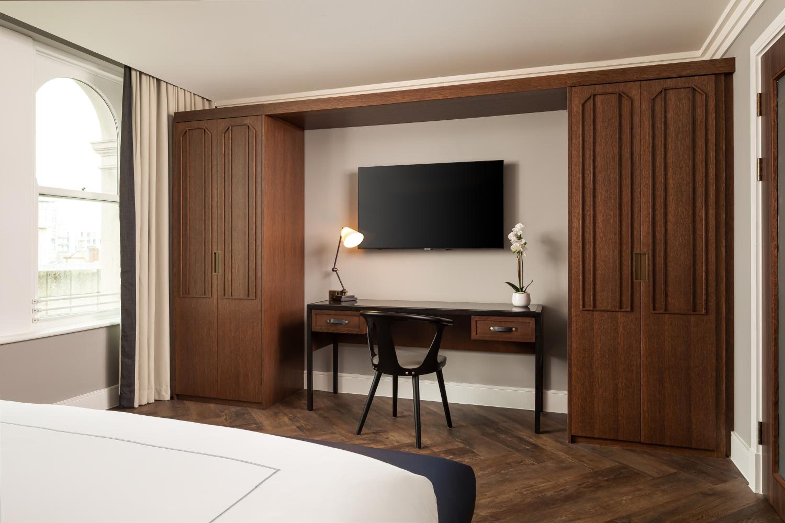 Superior Suite - Photo 3