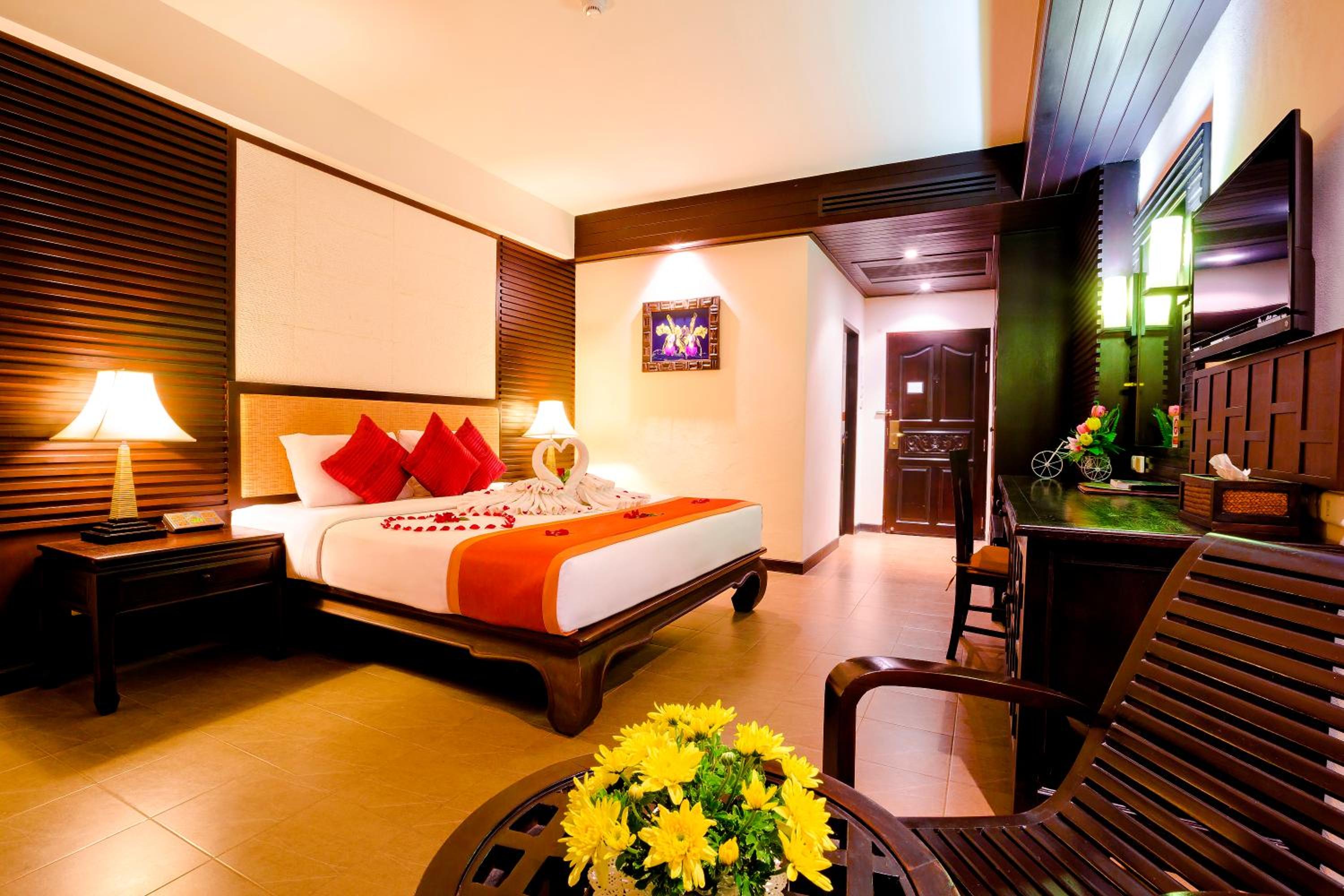 Deluxe Double or Twin Room - Photo 6