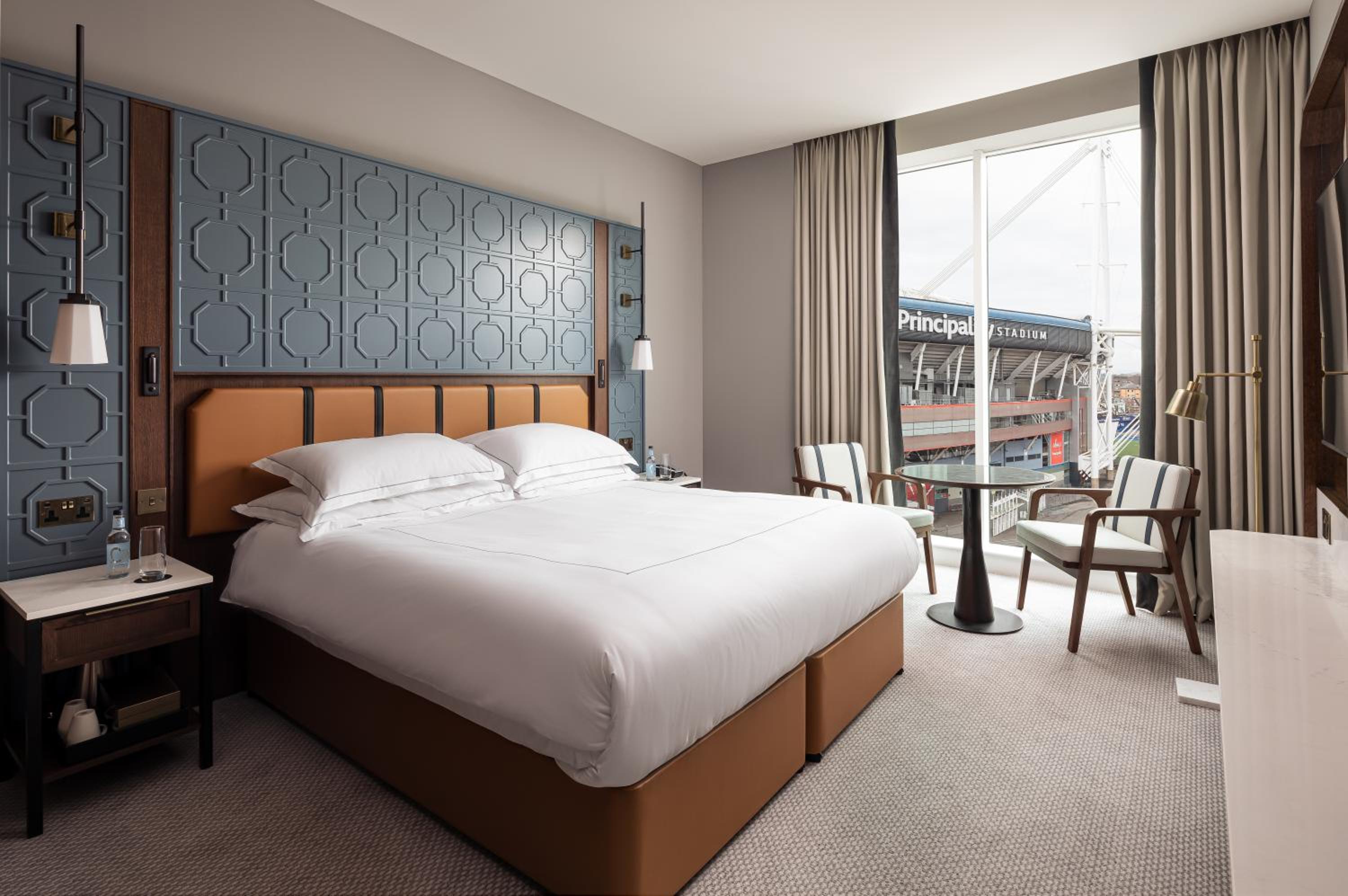 Deluxe King Room - Photo 2