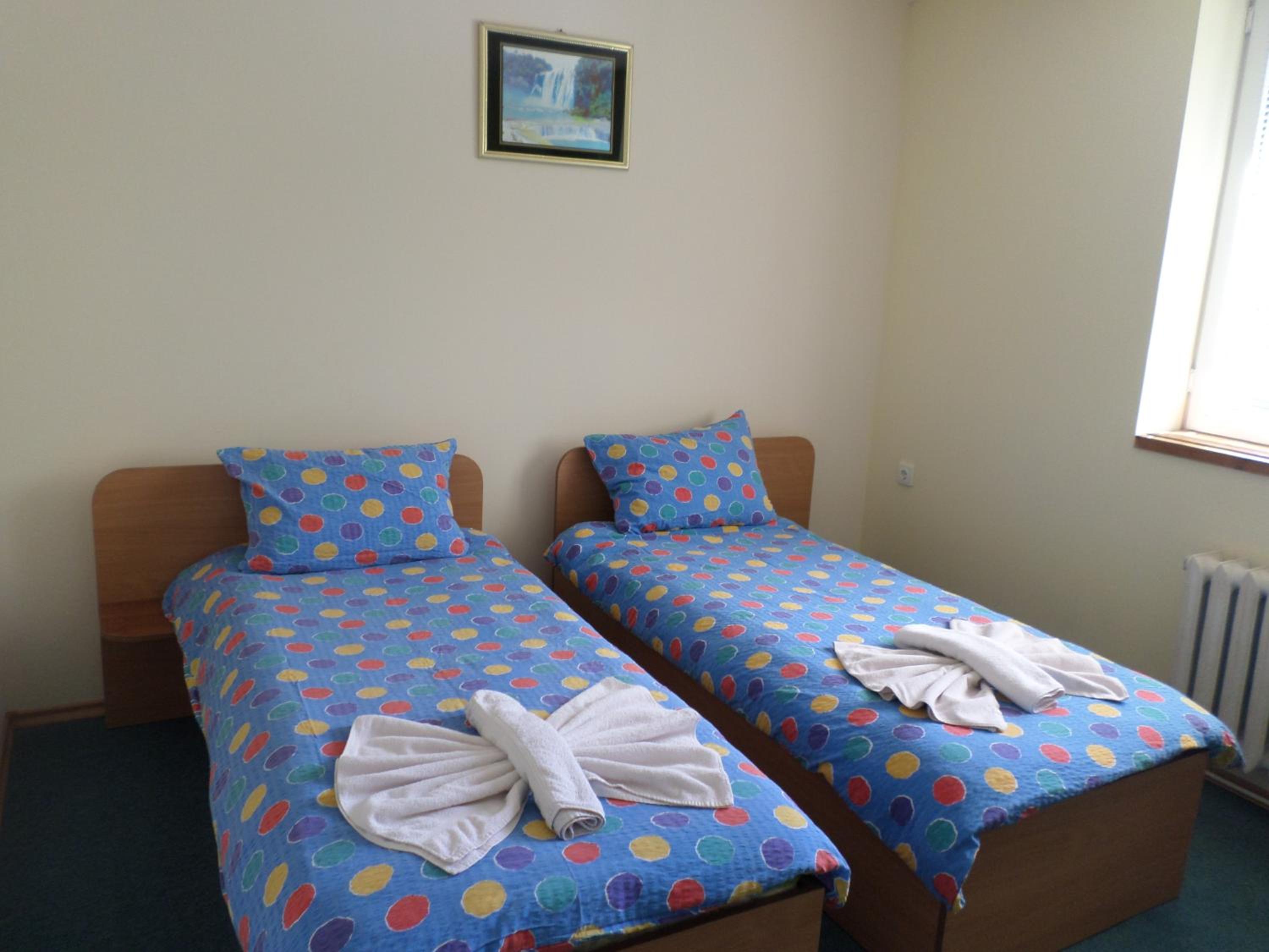 Double Room with Private Bathroom - Photo 3