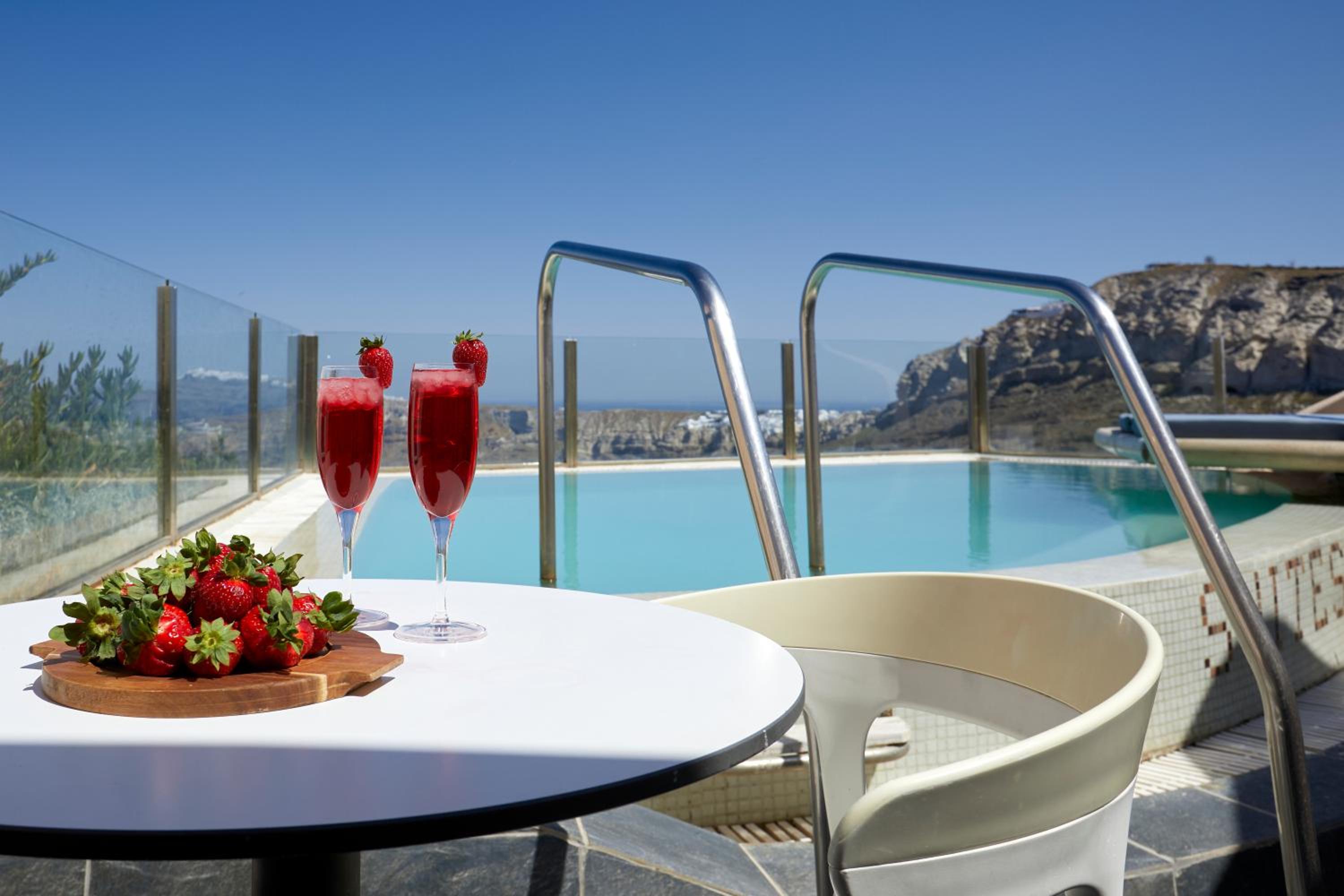 Cave Suite Outdoor Private Pool & Caldera View - Photo 9