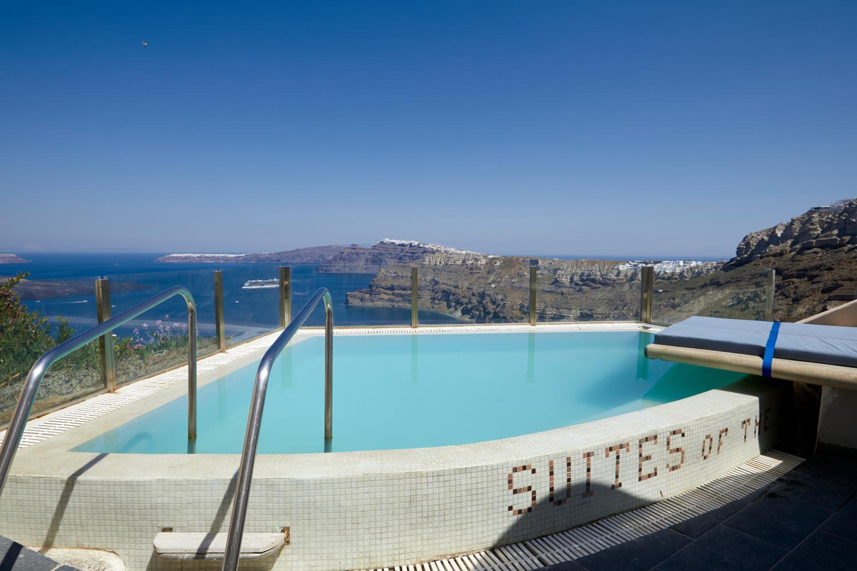 Cave Suite Outdoor Private Pool & Caldera View - Photo 10
