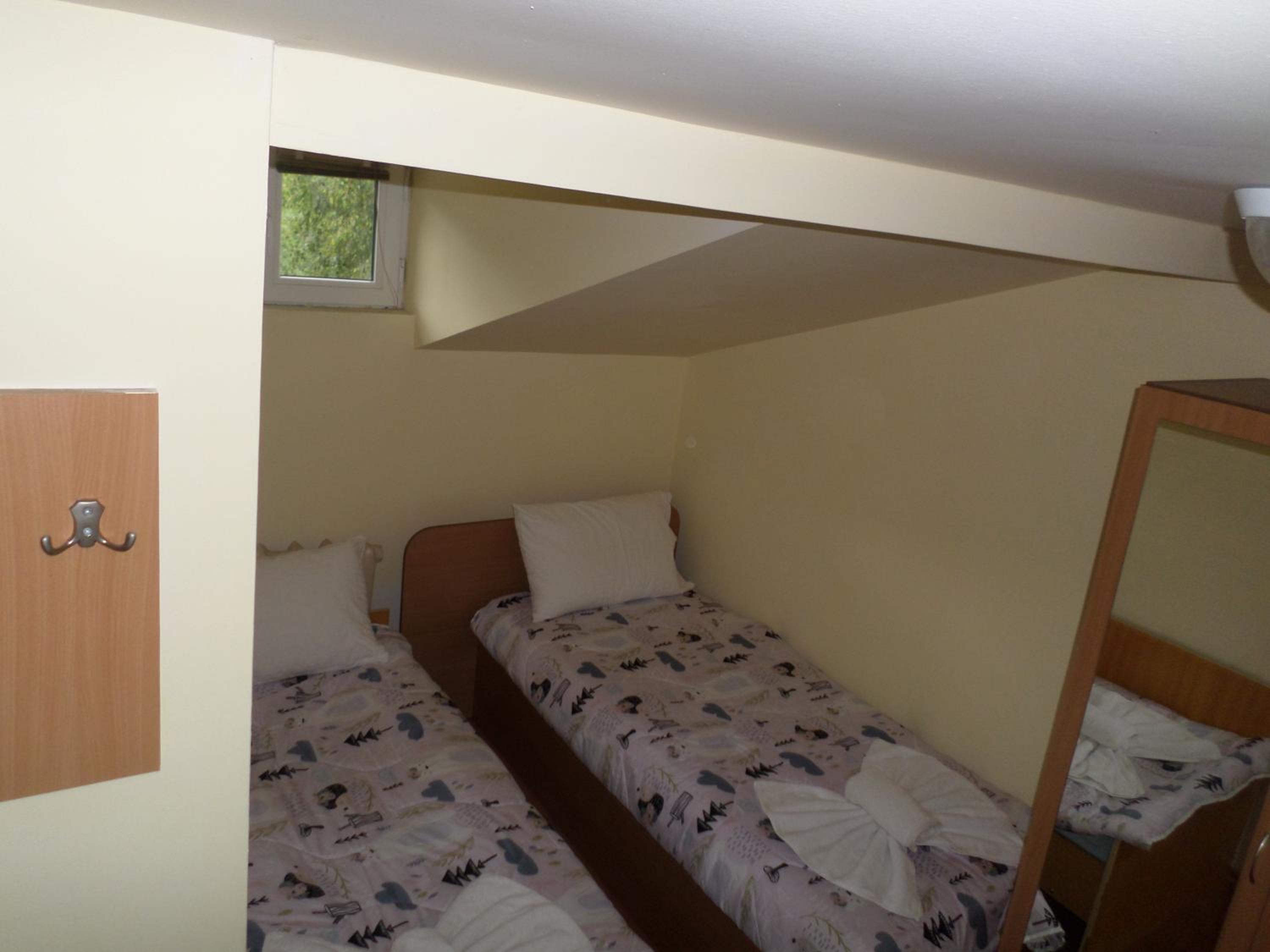 Family Studio - Photo 10