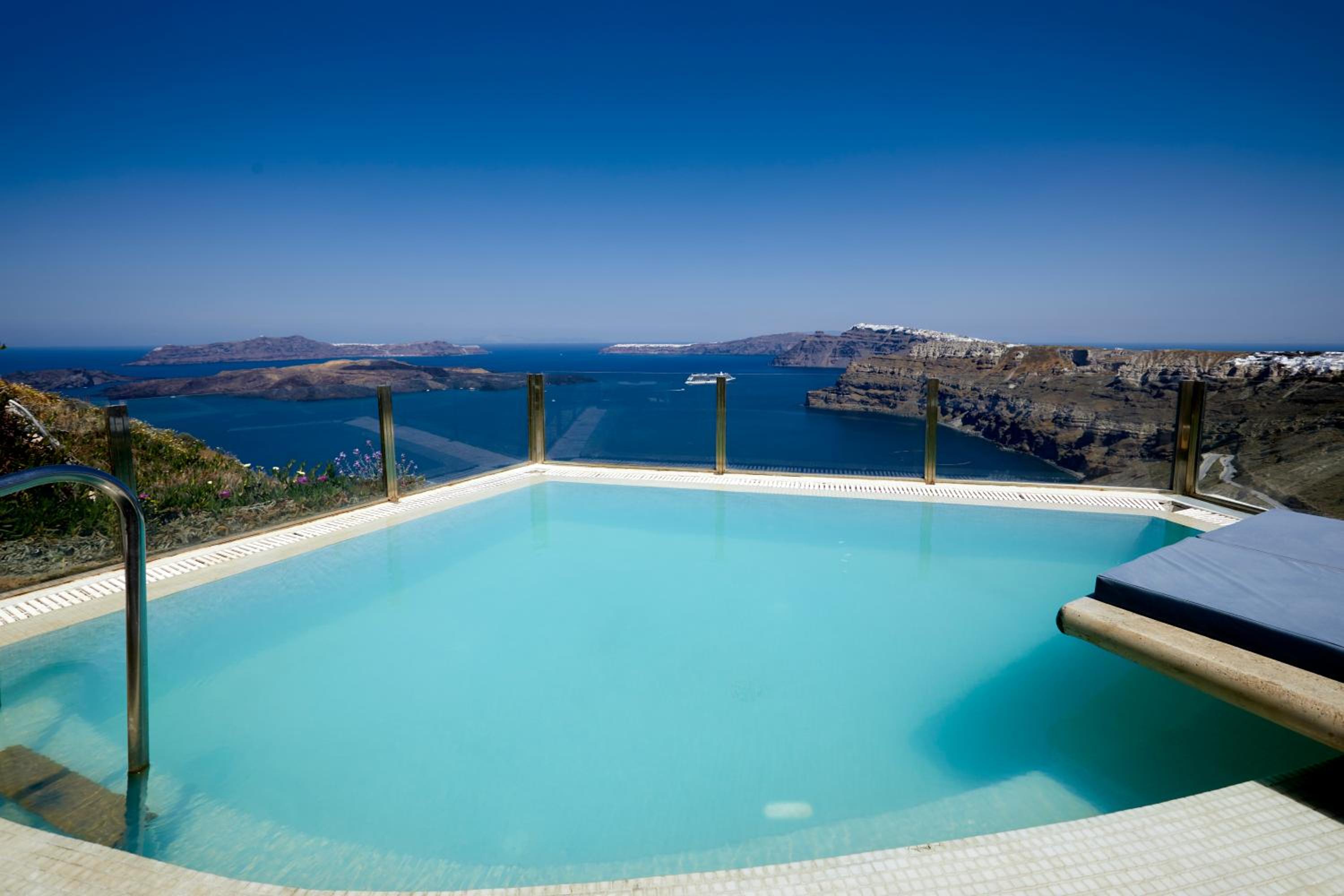 Cave Suite Outdoor Private Pool & Caldera View - Photo 3