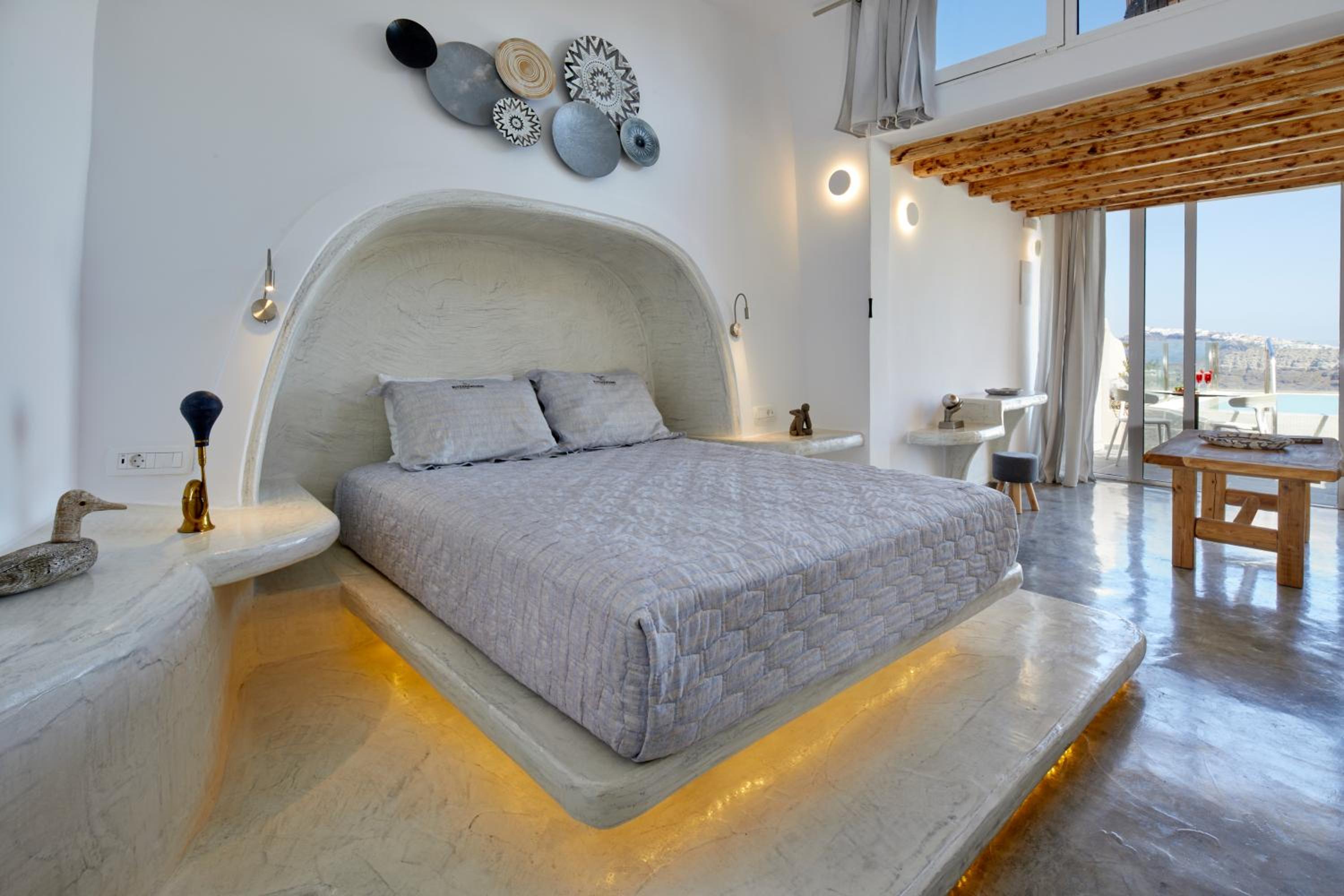 Suite Cave con Piscina Privata all'Aperto e Vista Caldera