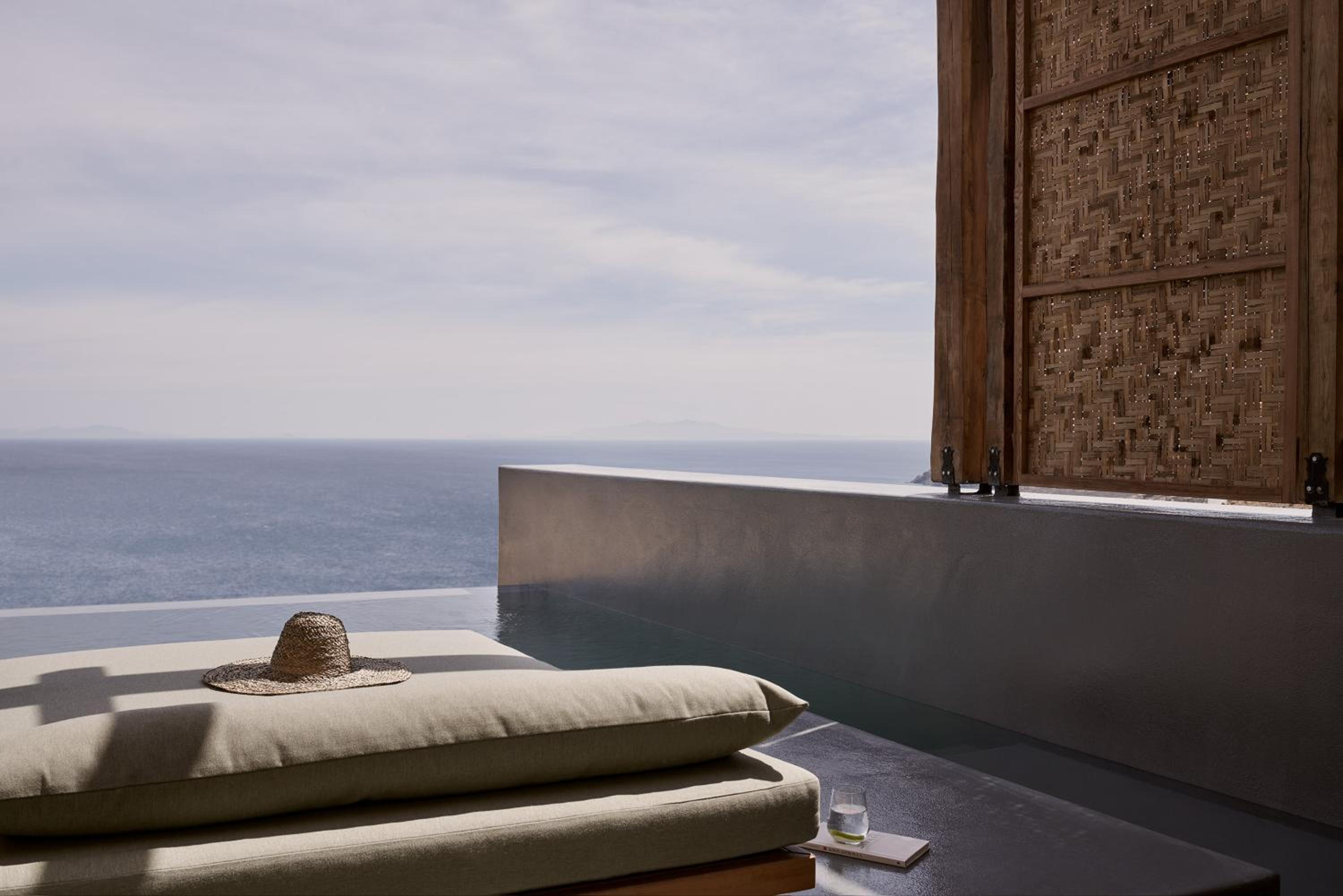 Signature Suite Sea View with Private Pool - Photo 8