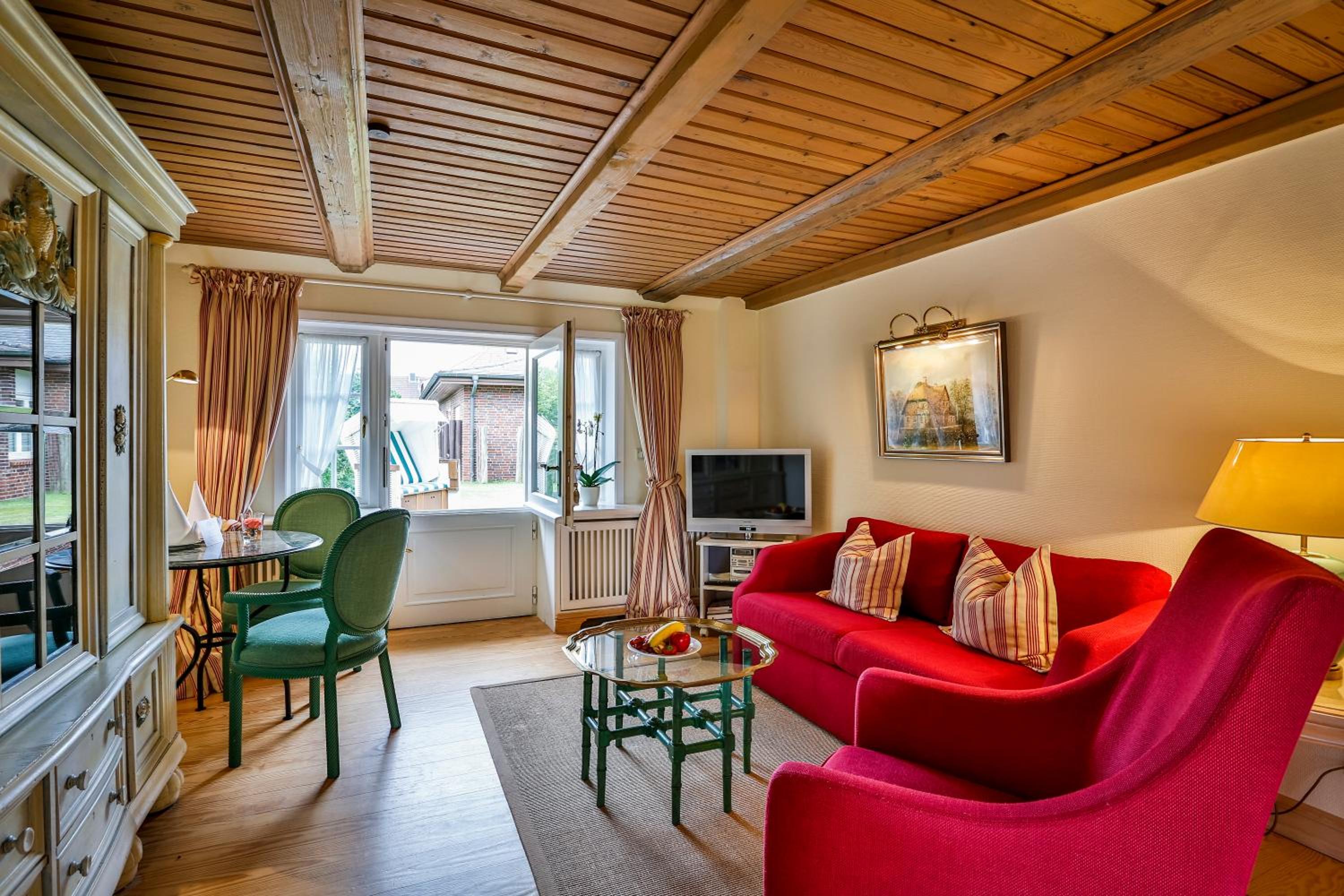 Cottage Suite with Garden View