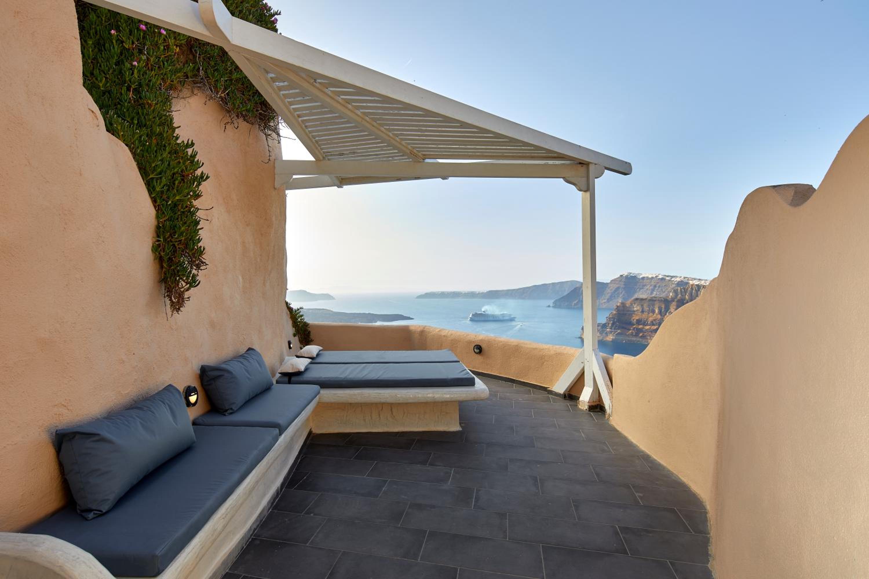 Gods Divine Suite Indoor Pool with Hot Tub and Caldera View  - Photo 11