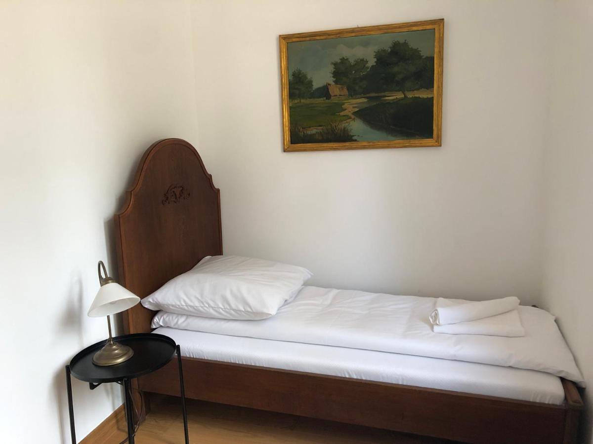 Double Room - Disability Access photo 3