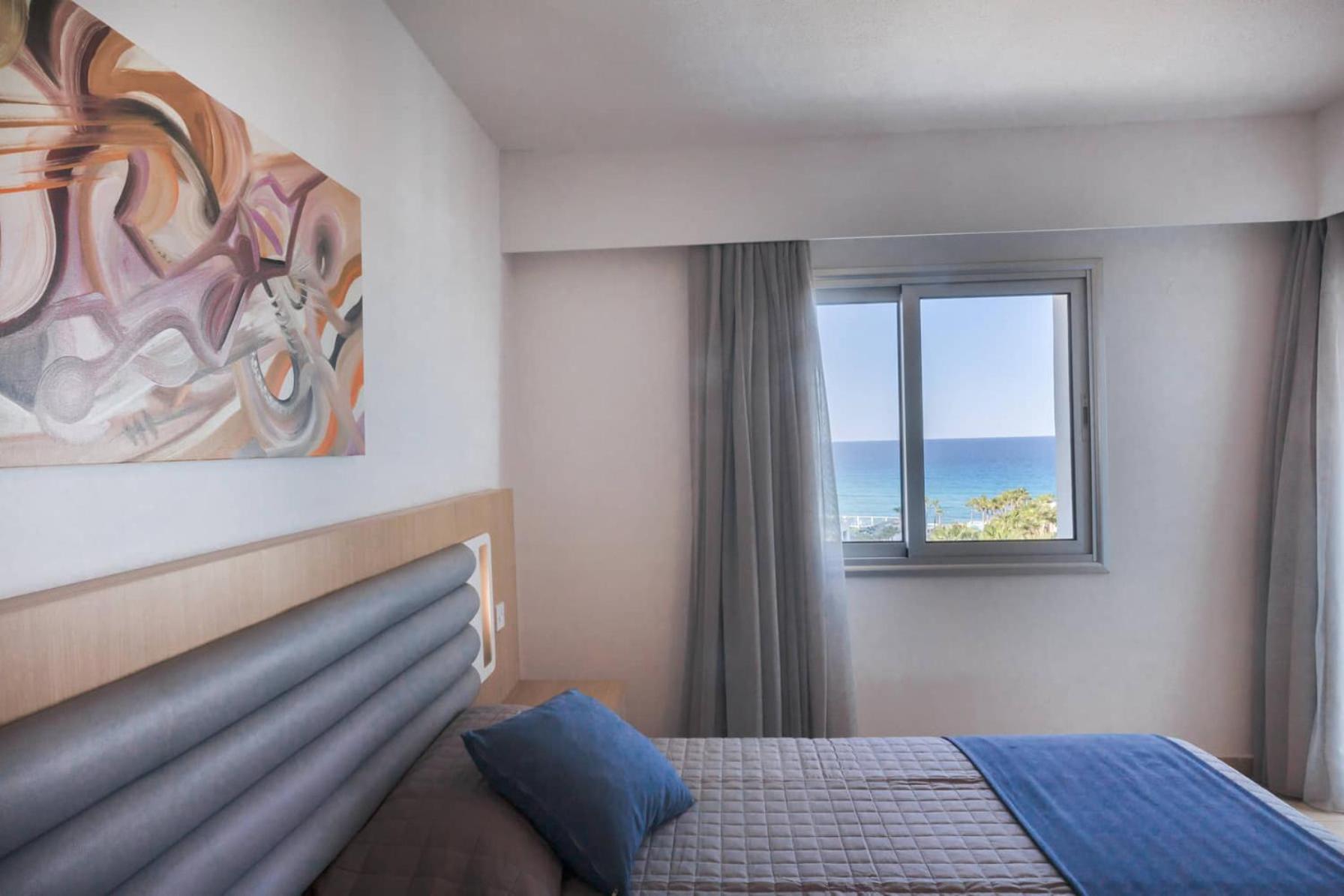 One-Bedroom Apartment with Sea View photo 3