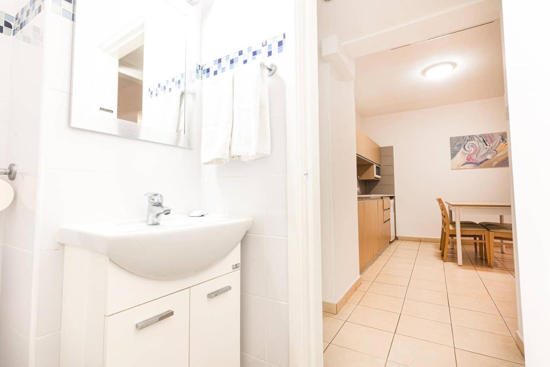 One-Bedroom Apartment with Sea View photo 1