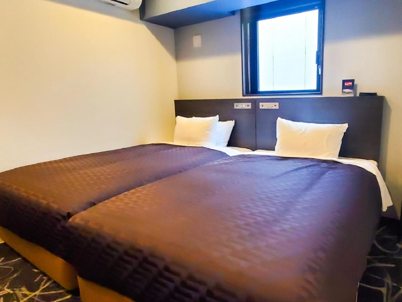 Twin Room - Non-Smoking - Photo 6