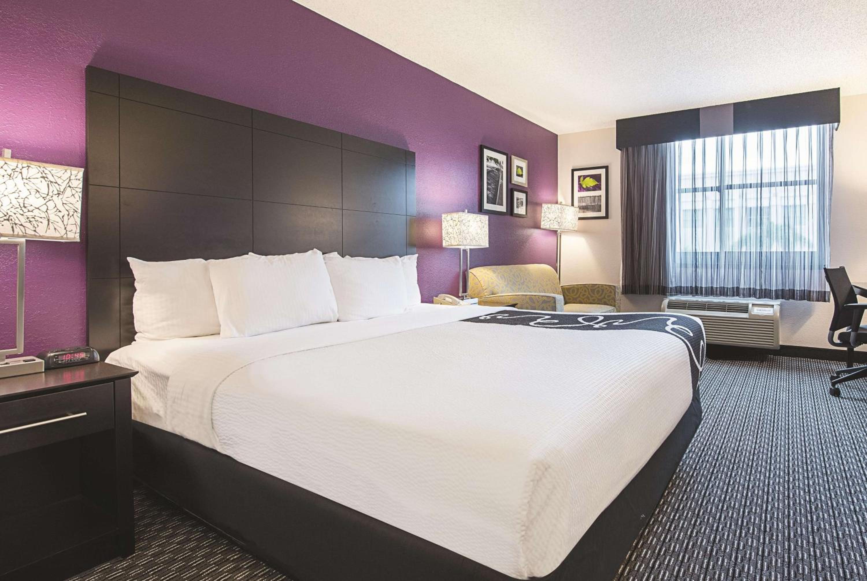 Executive King Room - Photo 3