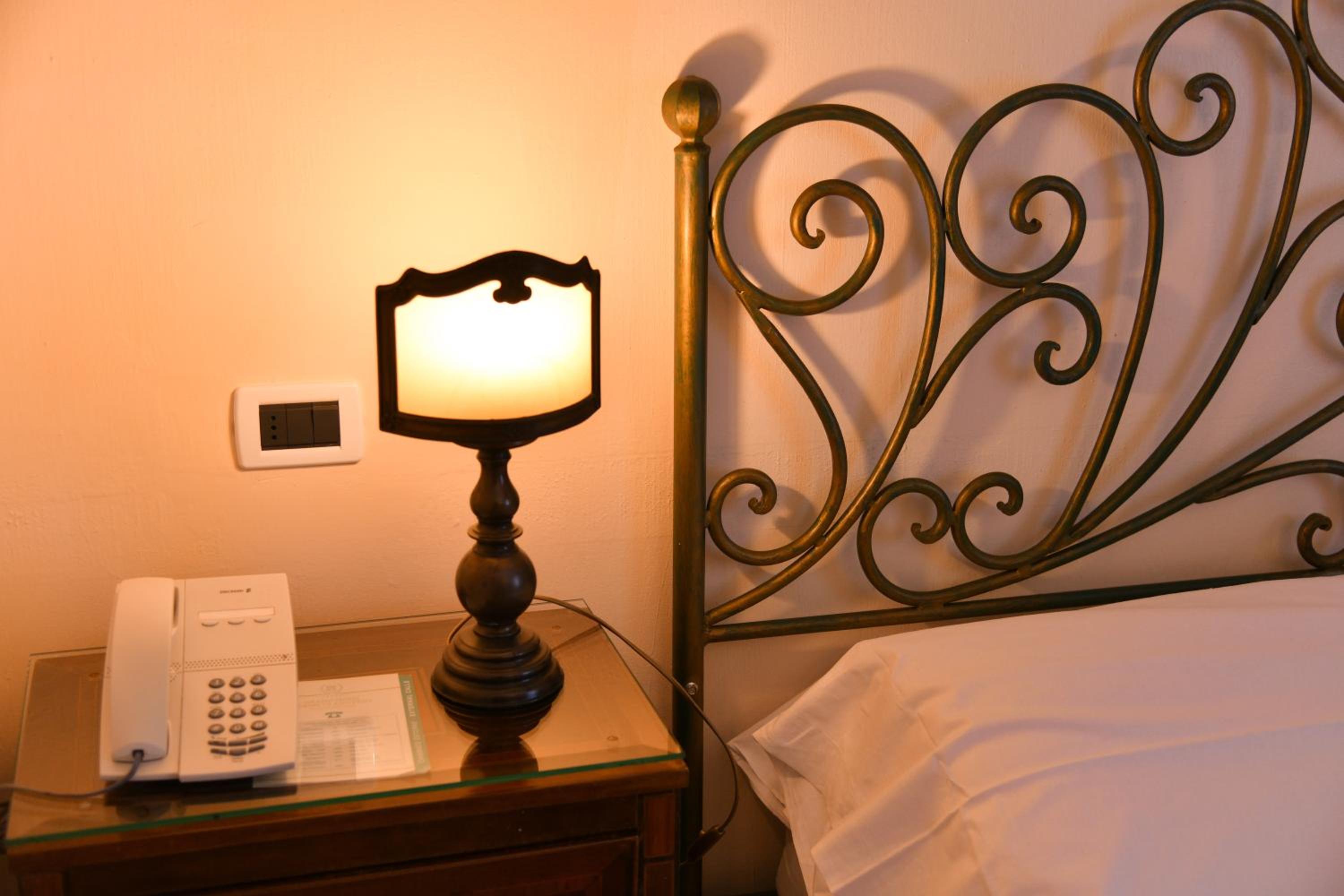 Standard Double or Twin Room - Photo 1