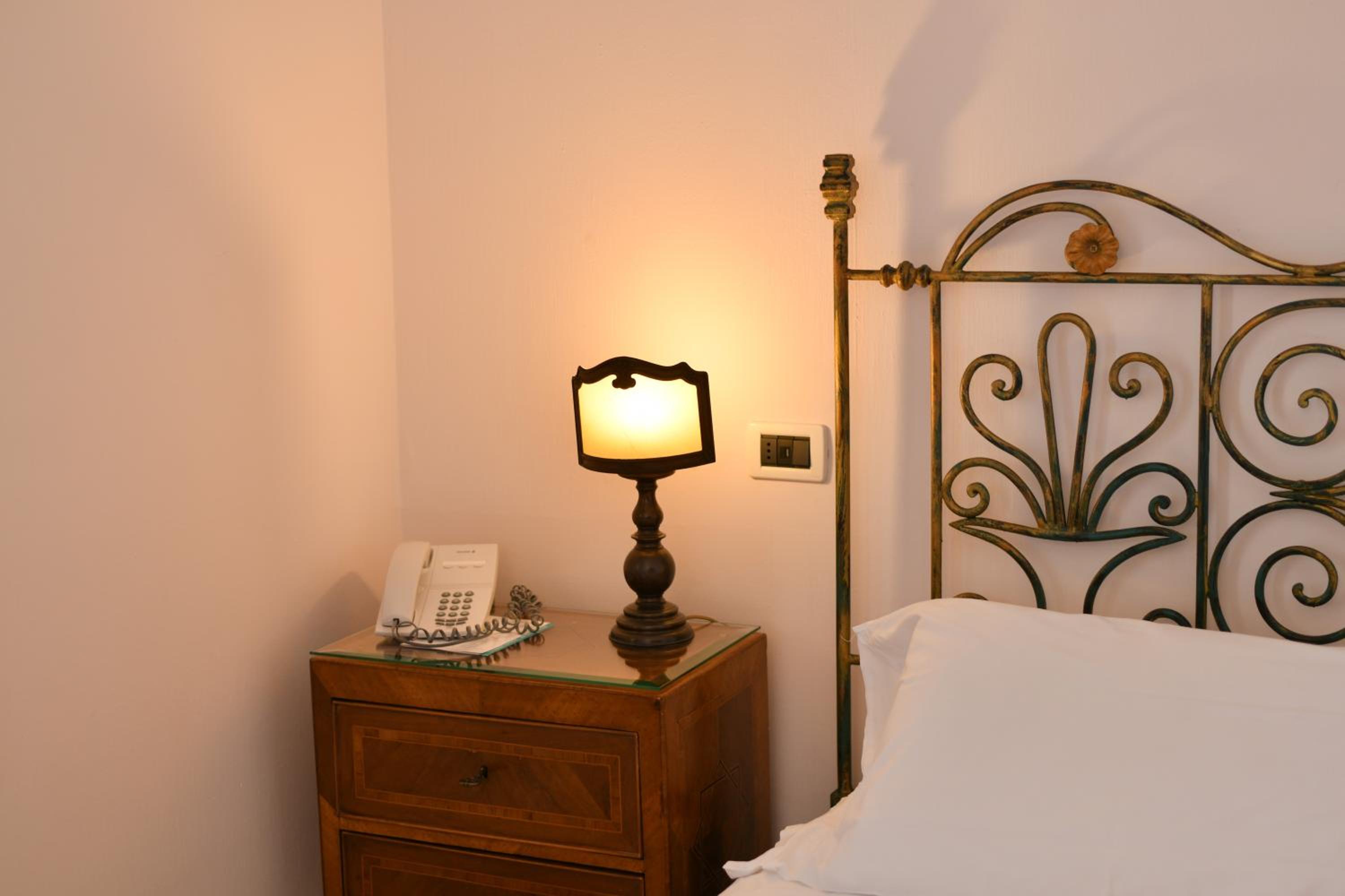 Superior Double or Twin Room - Photo 3