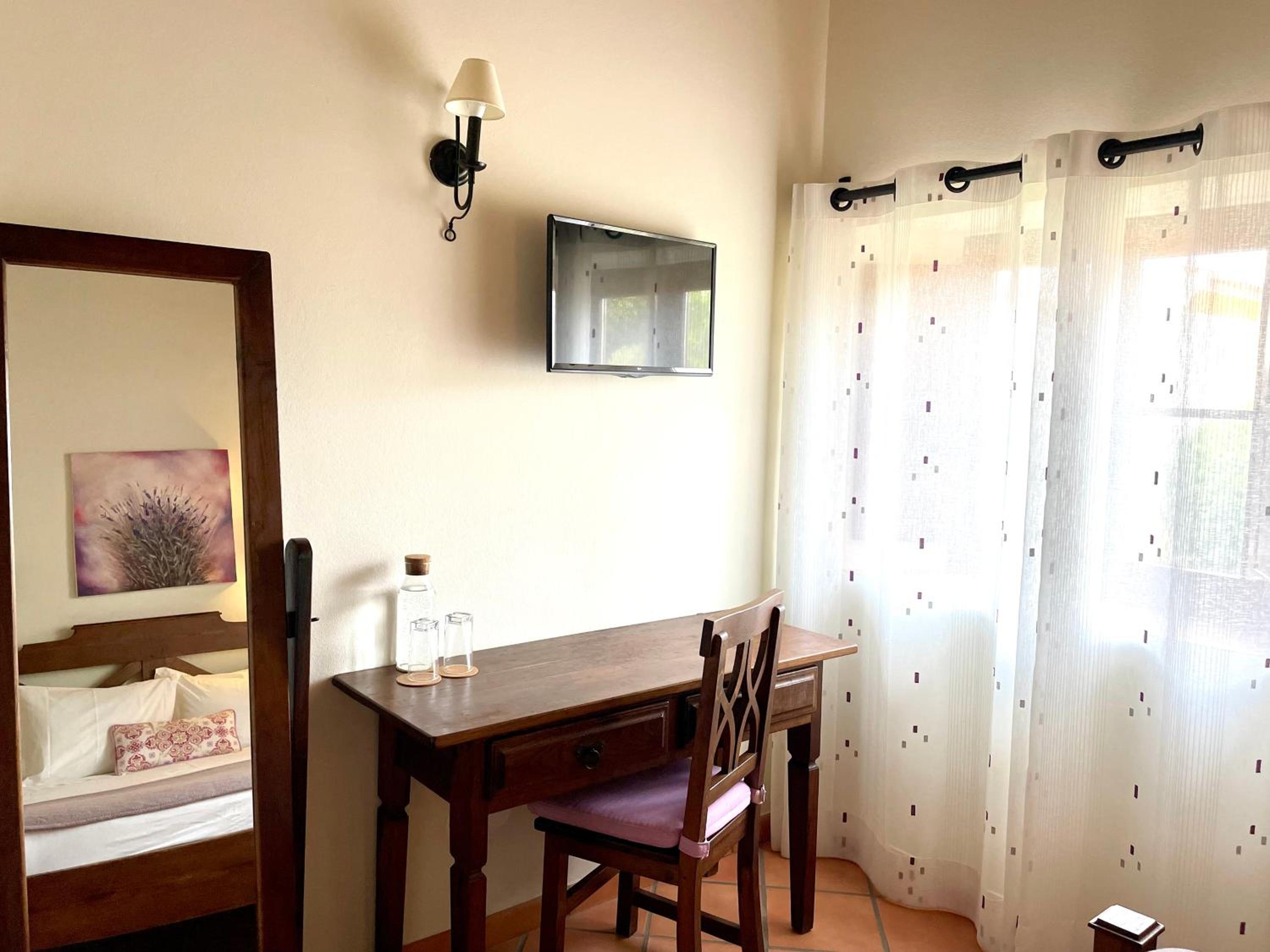 Two-Bedroom Suite - Photo 3
