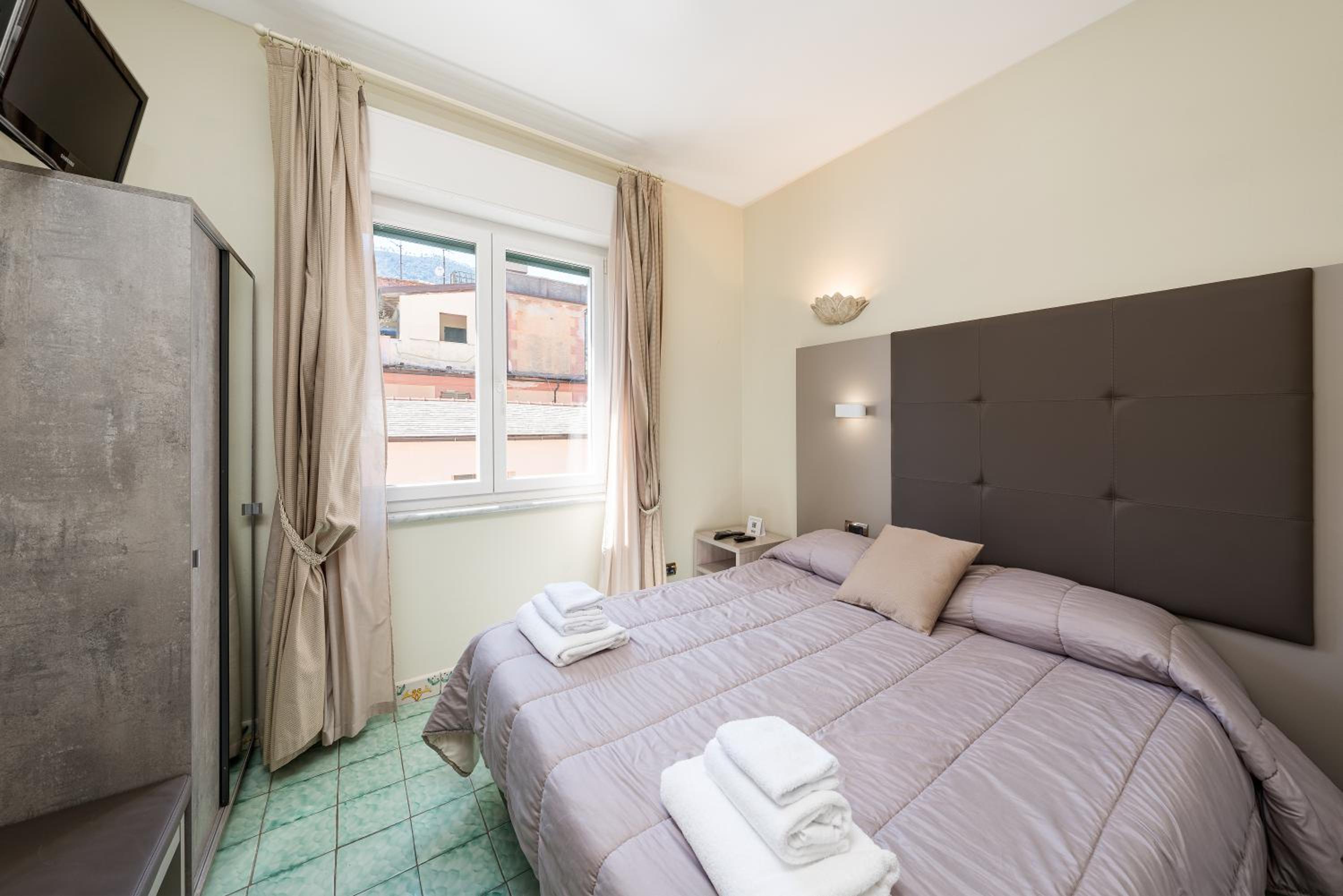 Economy Double Room photo 1