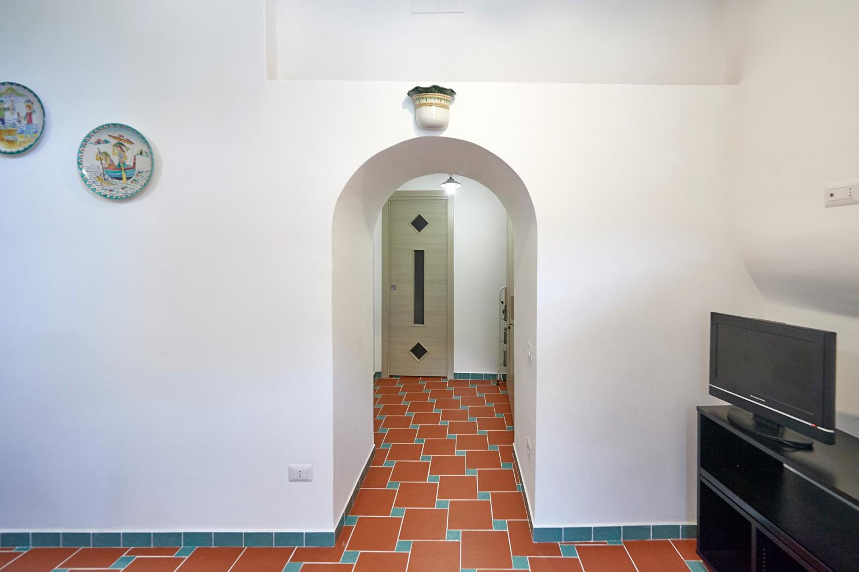 One-Bedroom House photo 1