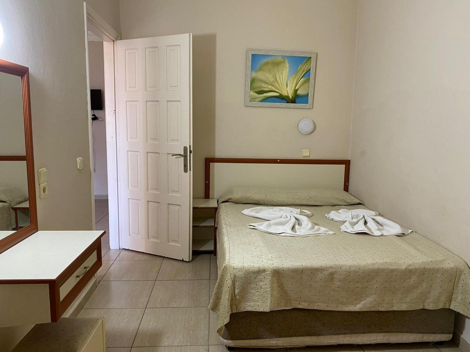 Double Room - Photo 11