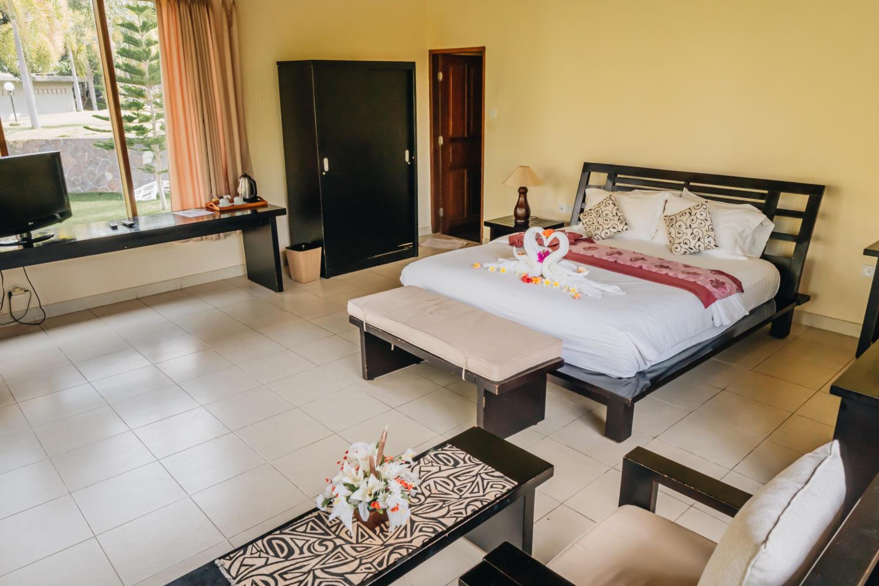 Deluxe Double or Twin Room - Photo 12