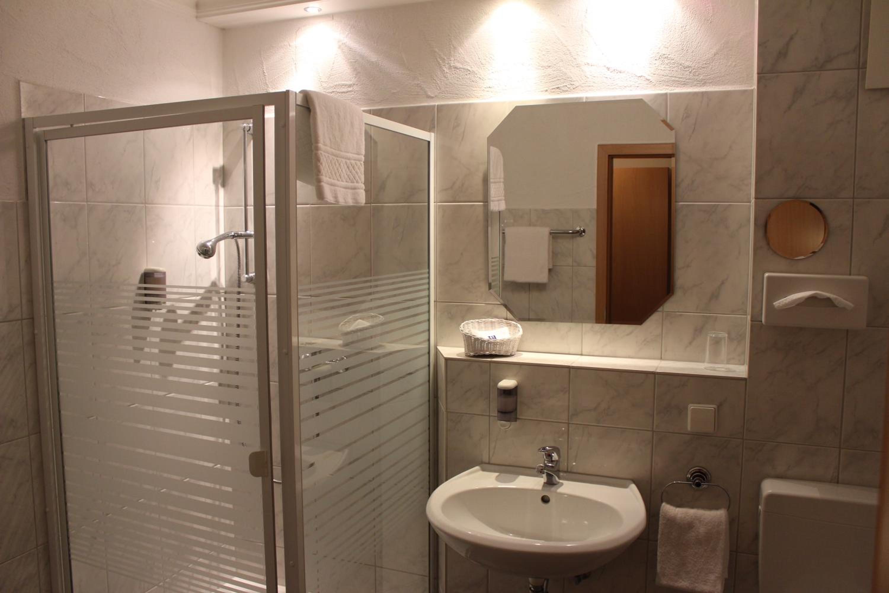 Double Room - Photo 10