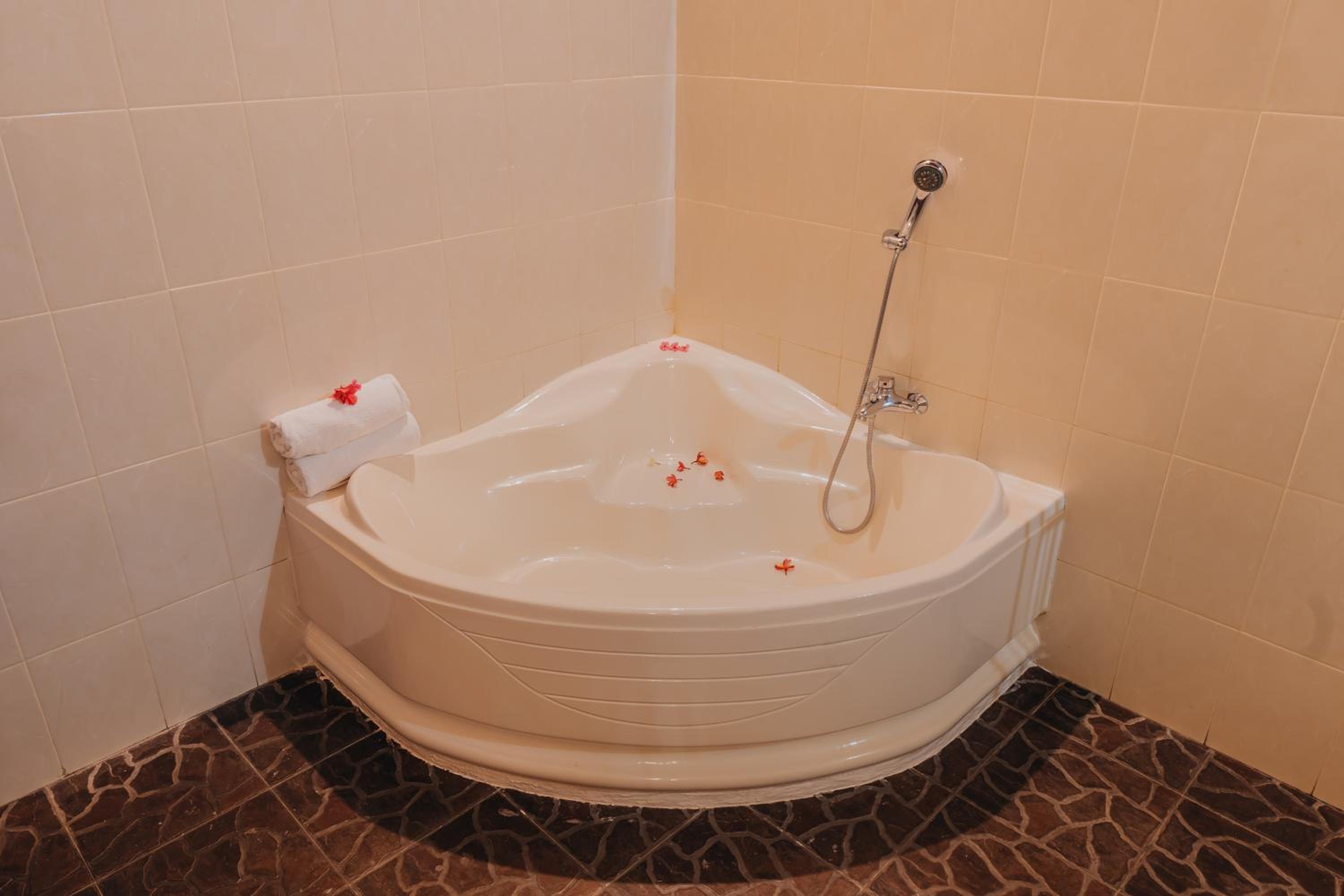 Deluxe Double or Twin Room - Photo 2